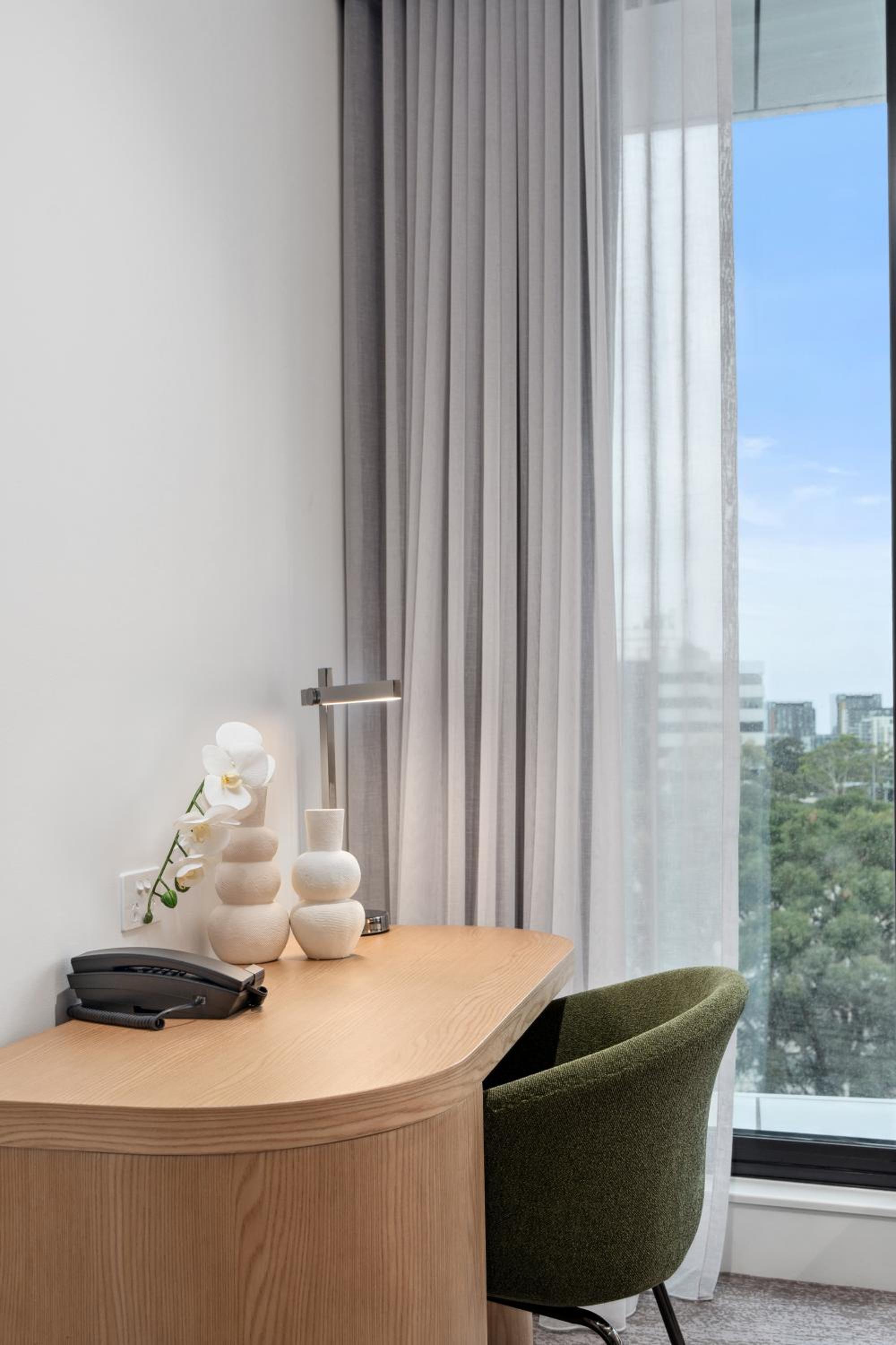  Executive Veriu Suite photo 3