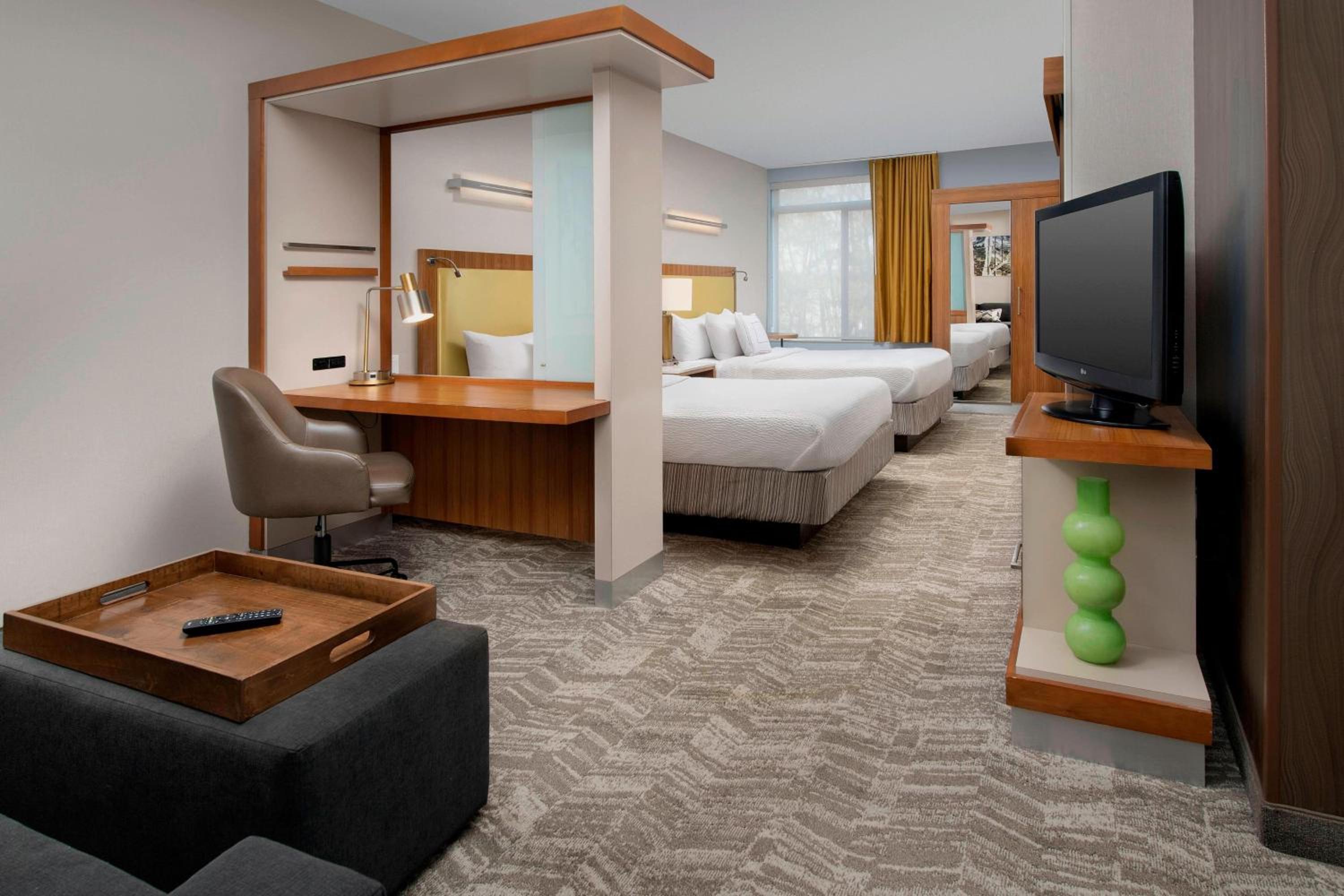 Queen Suite with Two Queen Beds and Trundle Sofa - Photo 3