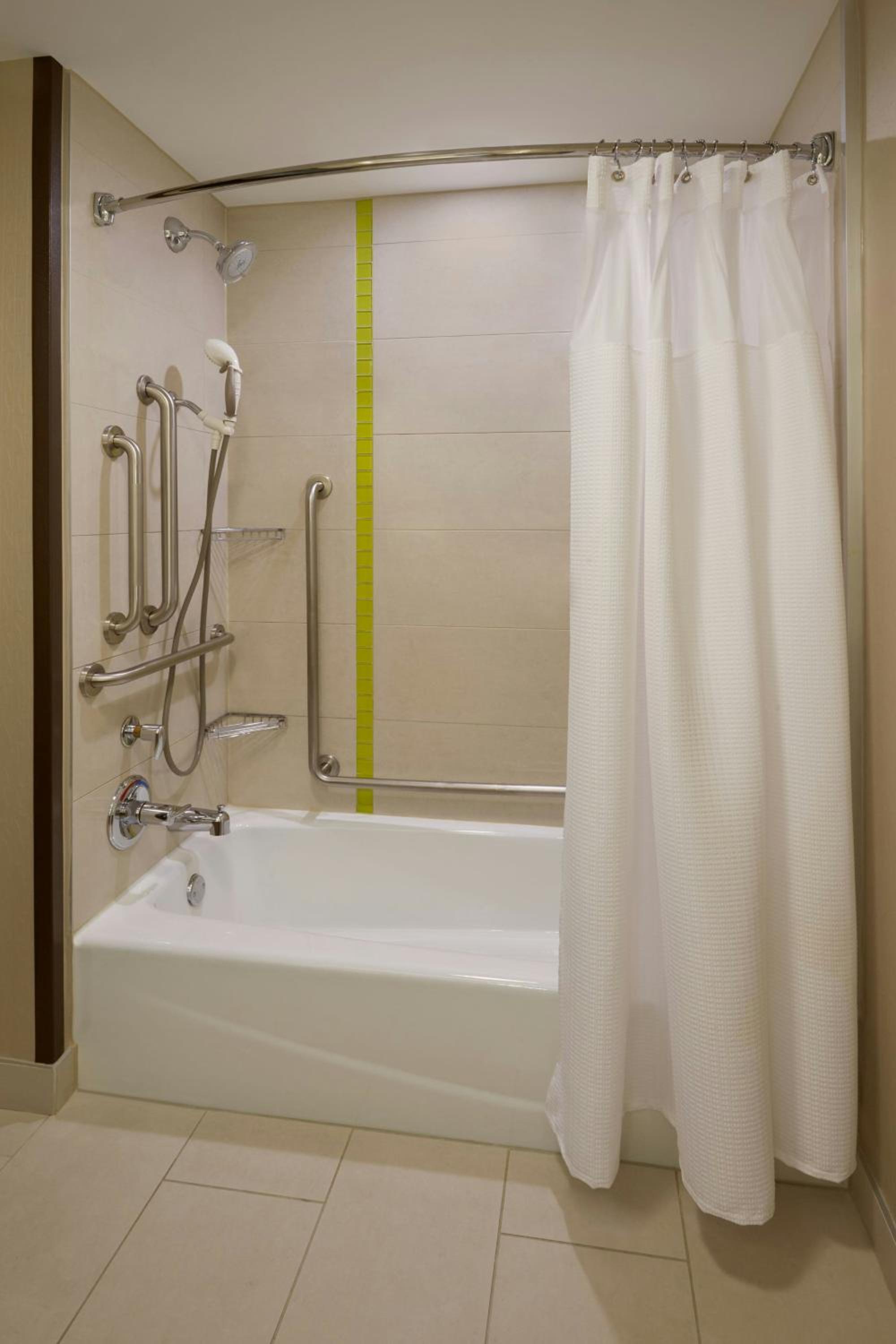 Queen Suite with Two Queen Beds and Trundle Sofa - Photo 6