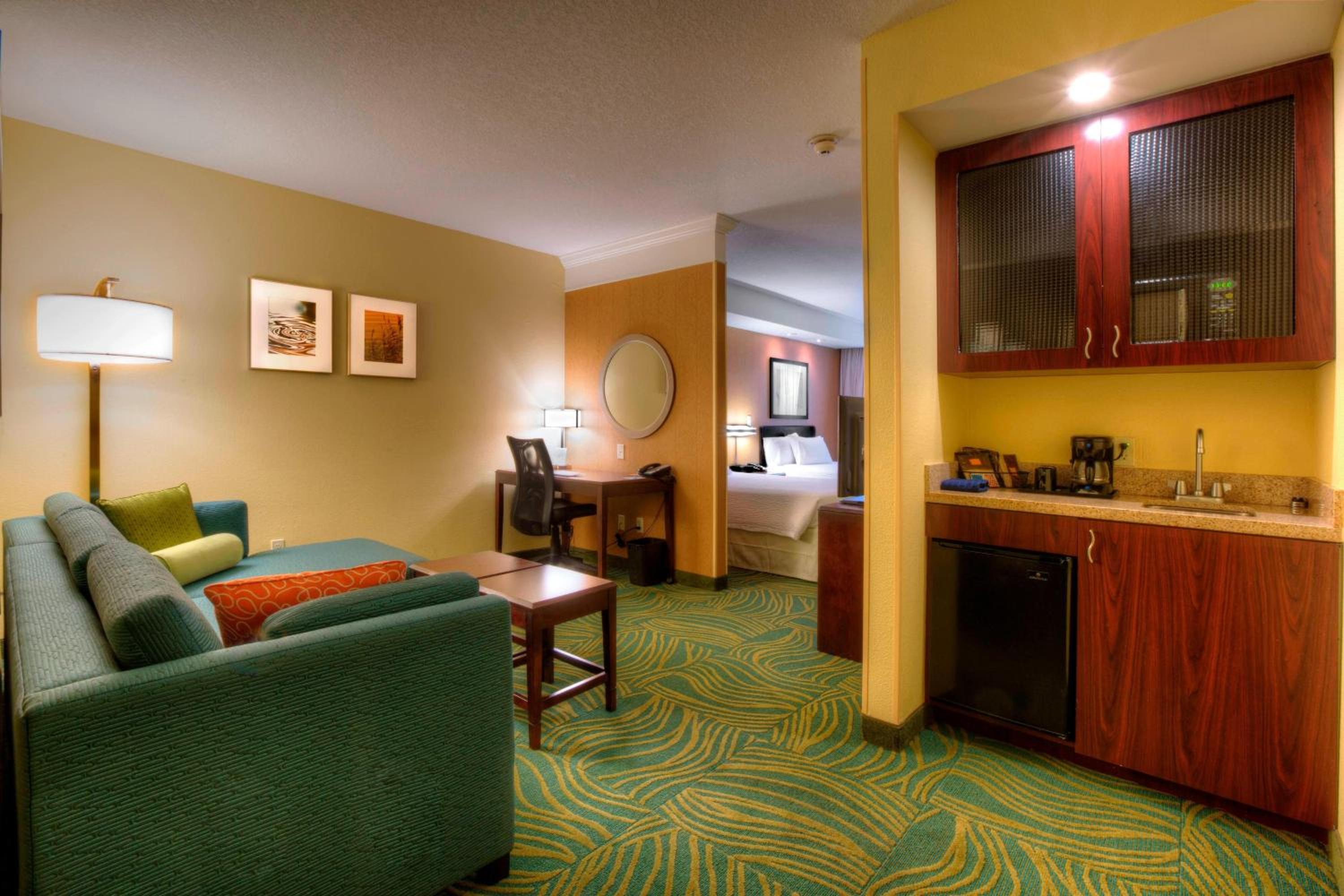 Queen Suite with Two Queen Beds and Trundle Sofa - Photo 2