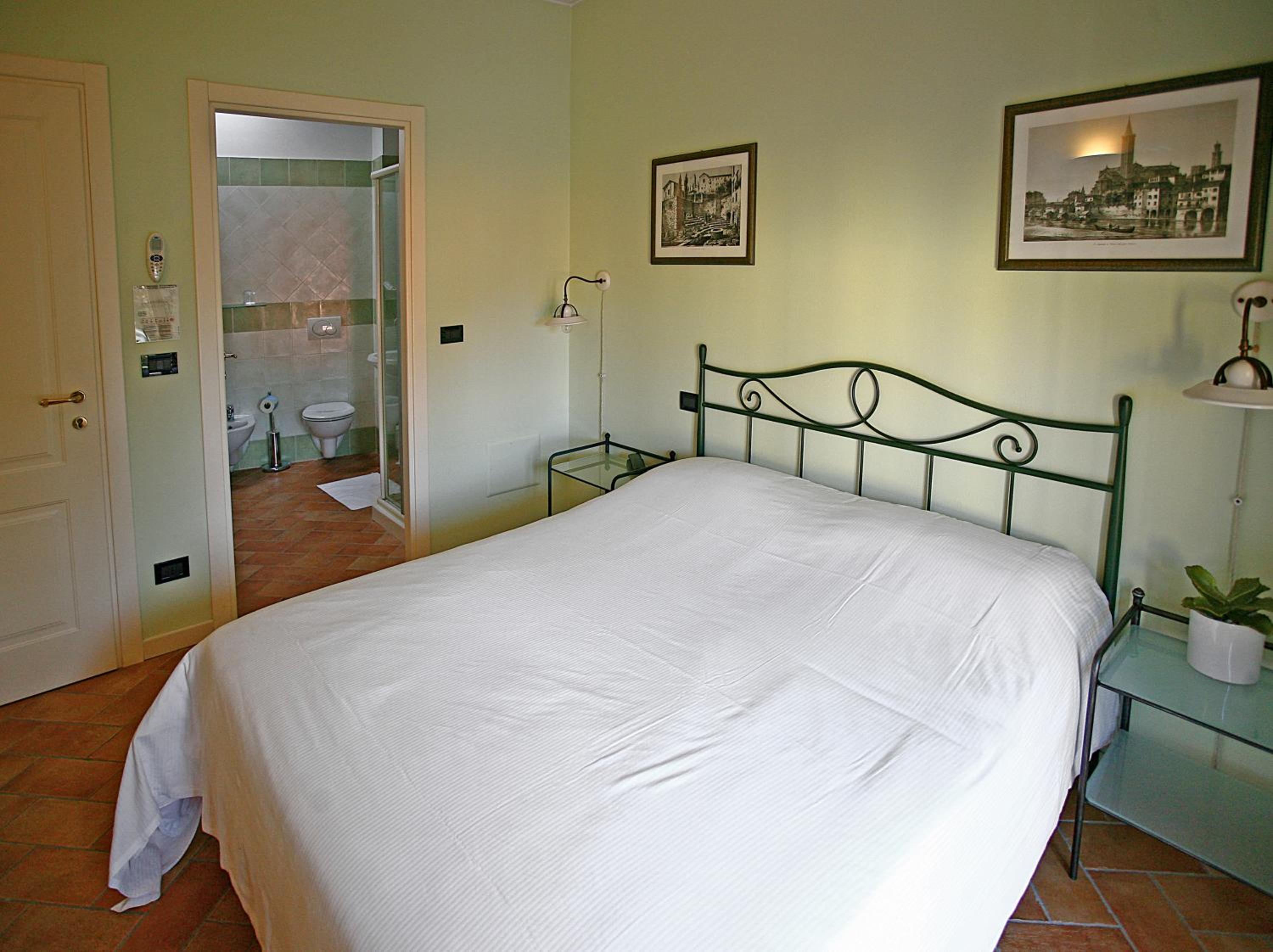 Double or Twin Room photo 3