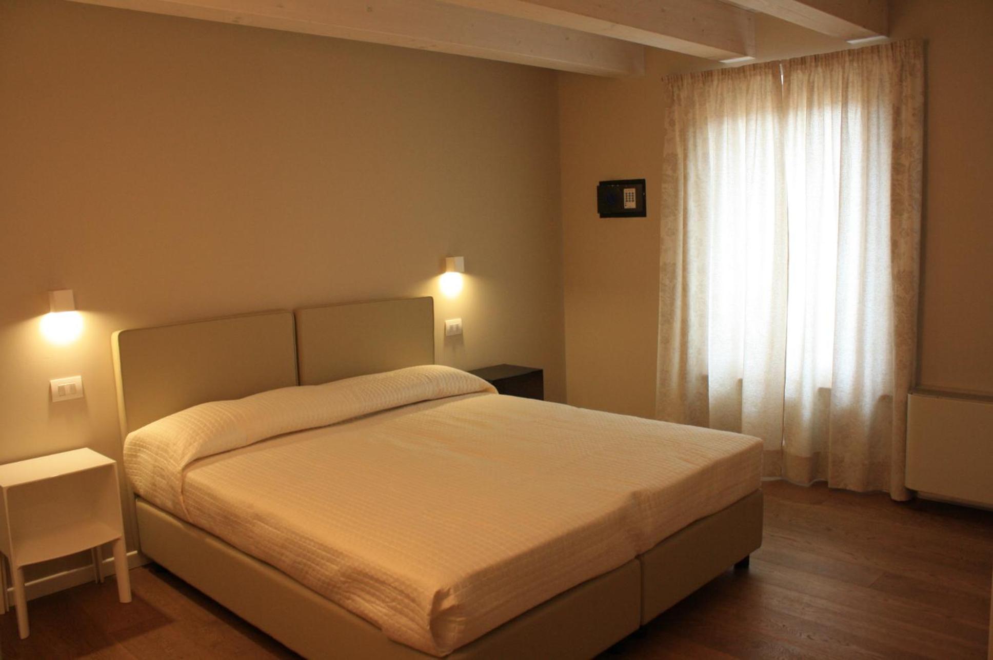 One-Bedroom Apartment (4 Adults) photo 2