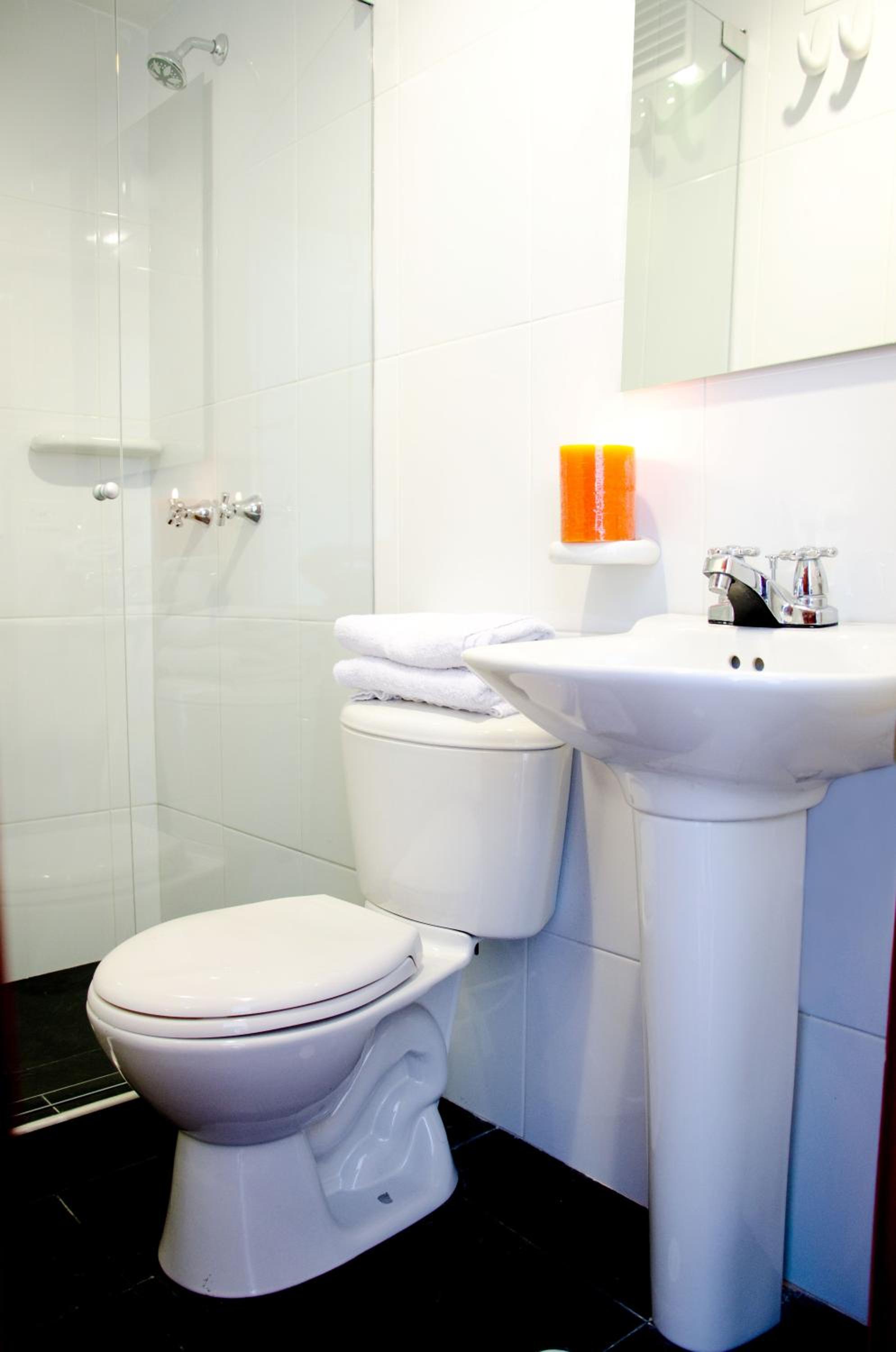 Double Room - Photo 6