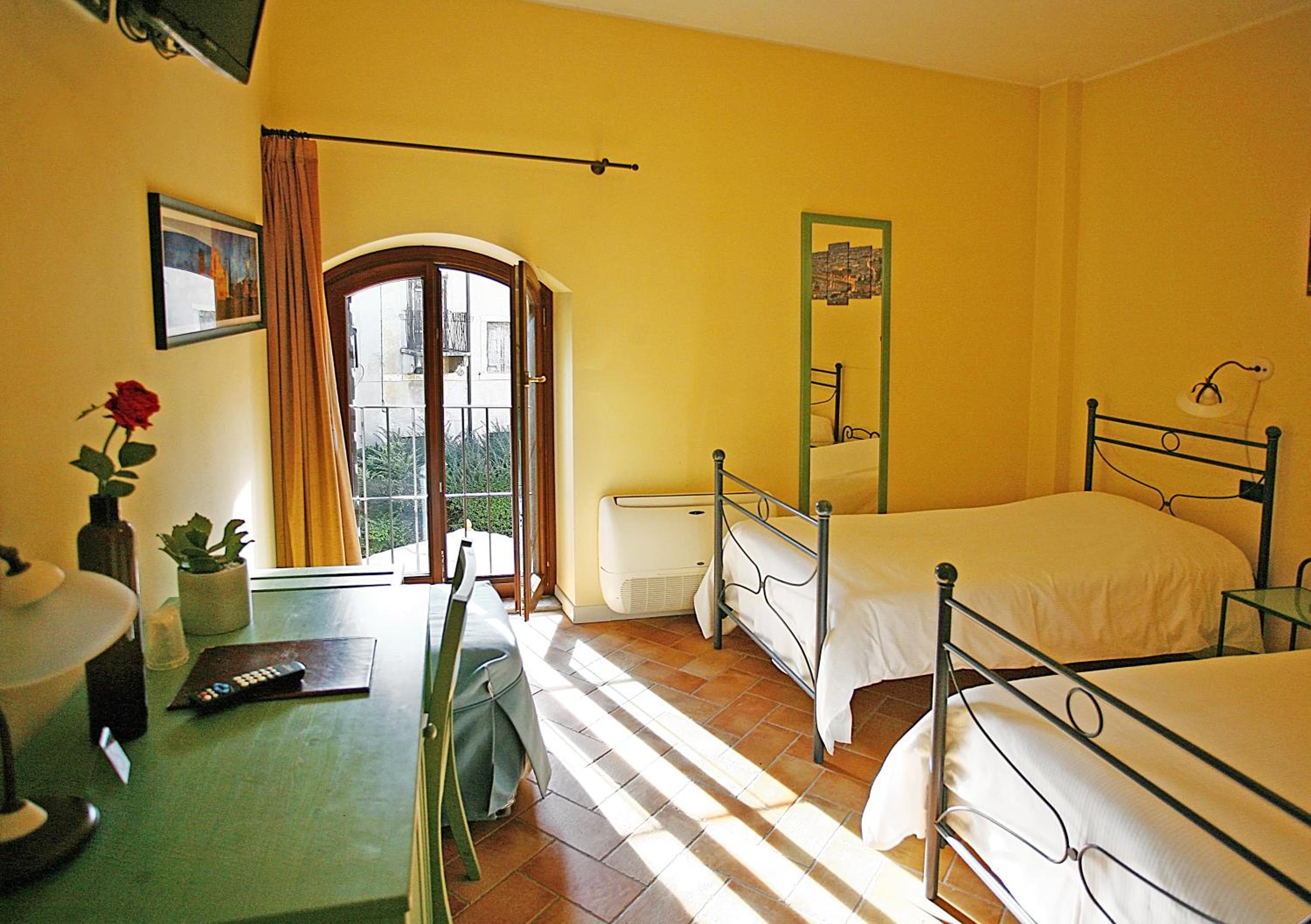Double or Twin Room photo 2