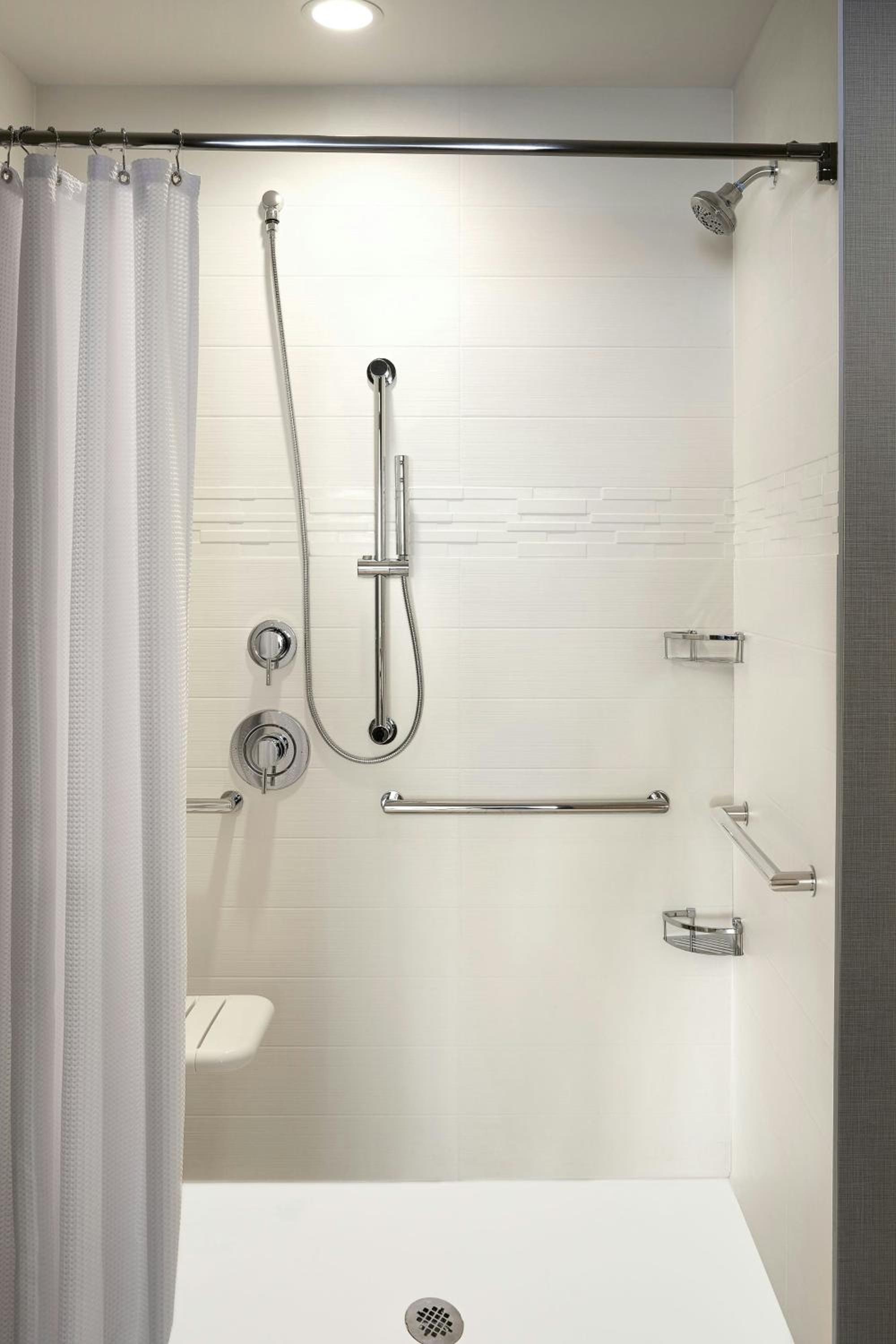 King Studio with Sofa Bed and Roll-in Shower - Mobility and Hearing Accessible photo 3