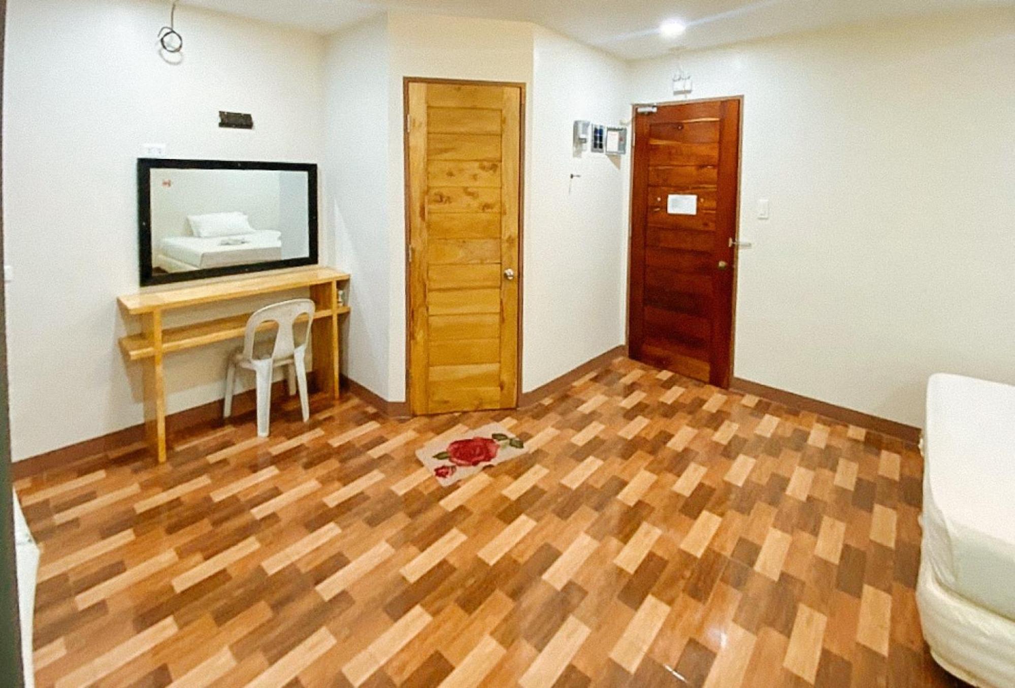 Deluxe Family Room - Photo 6