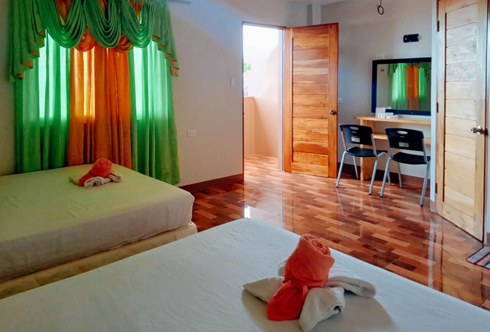 Deluxe Family Room - Photo 7