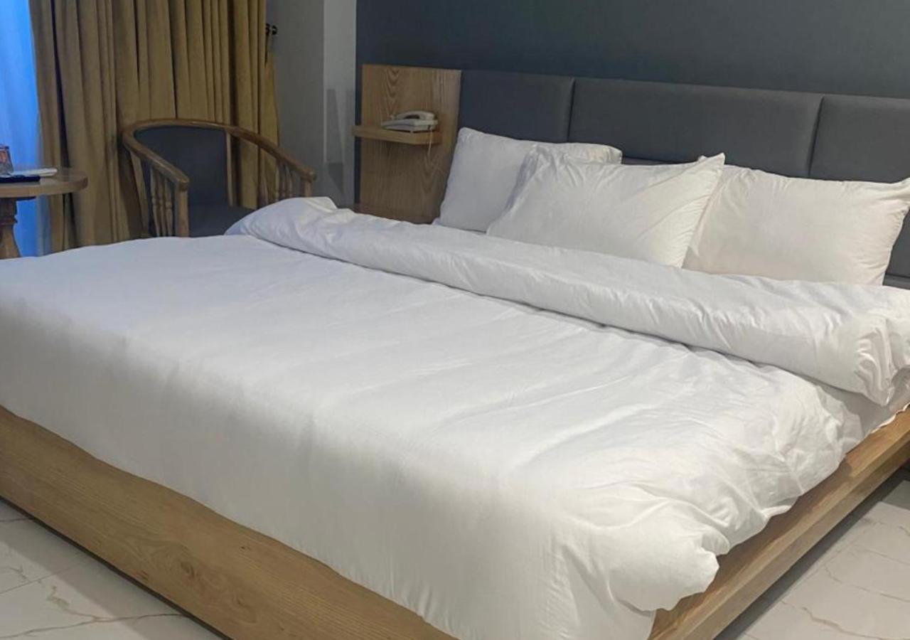 Standard King Room photo 2