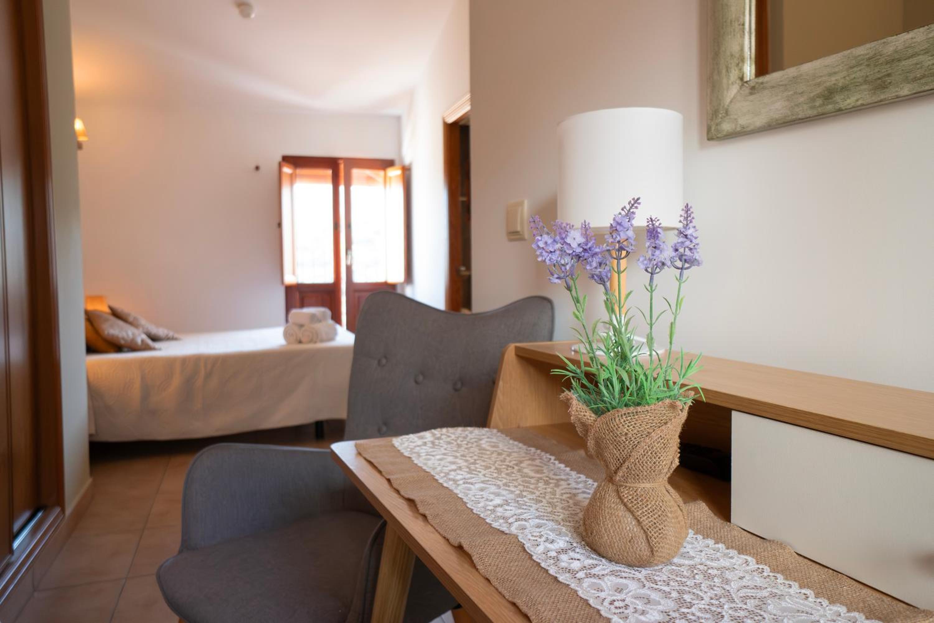 Double Room with Terrace - Photo 4