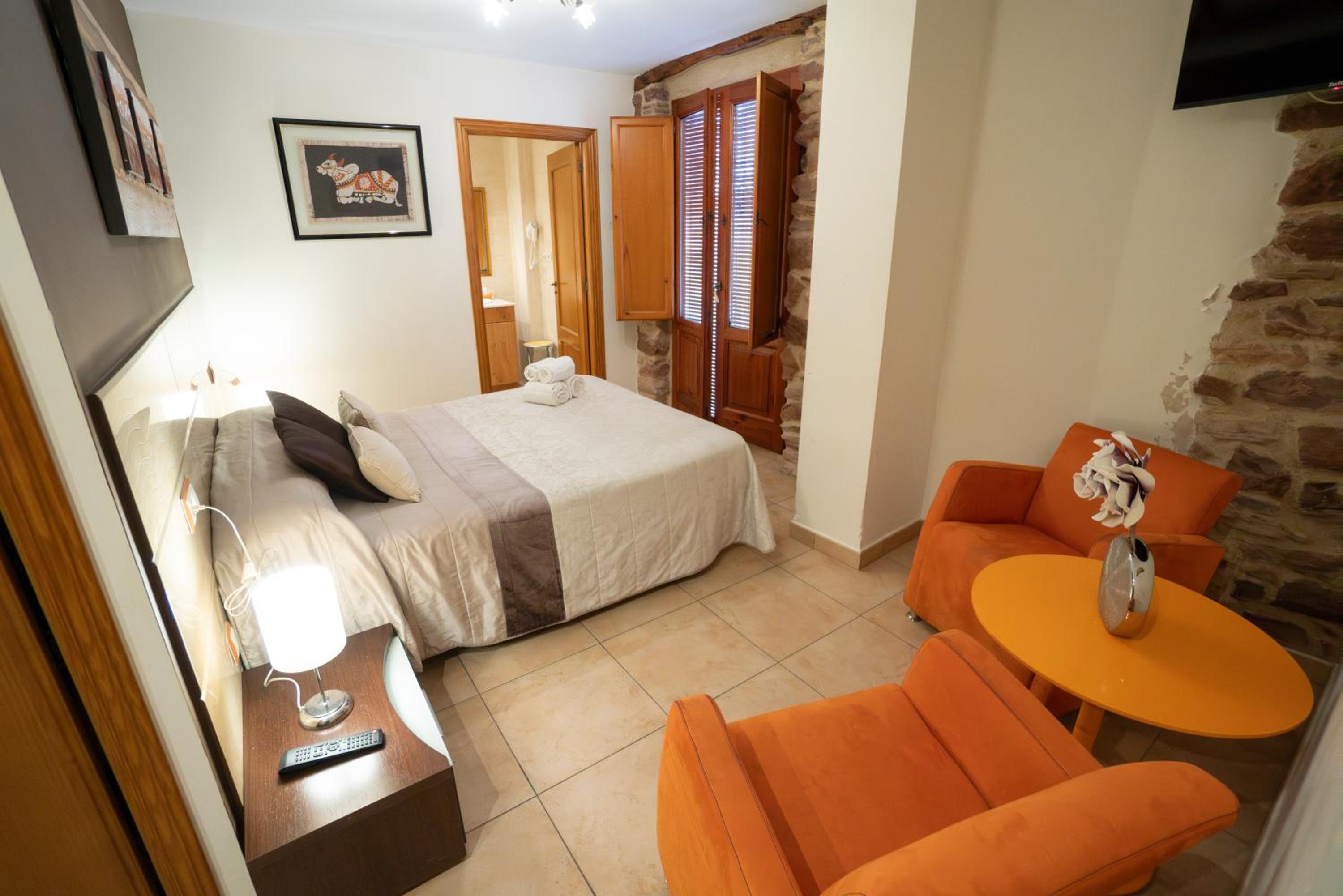 Deluxe Double Room with Balcony - Photo 1