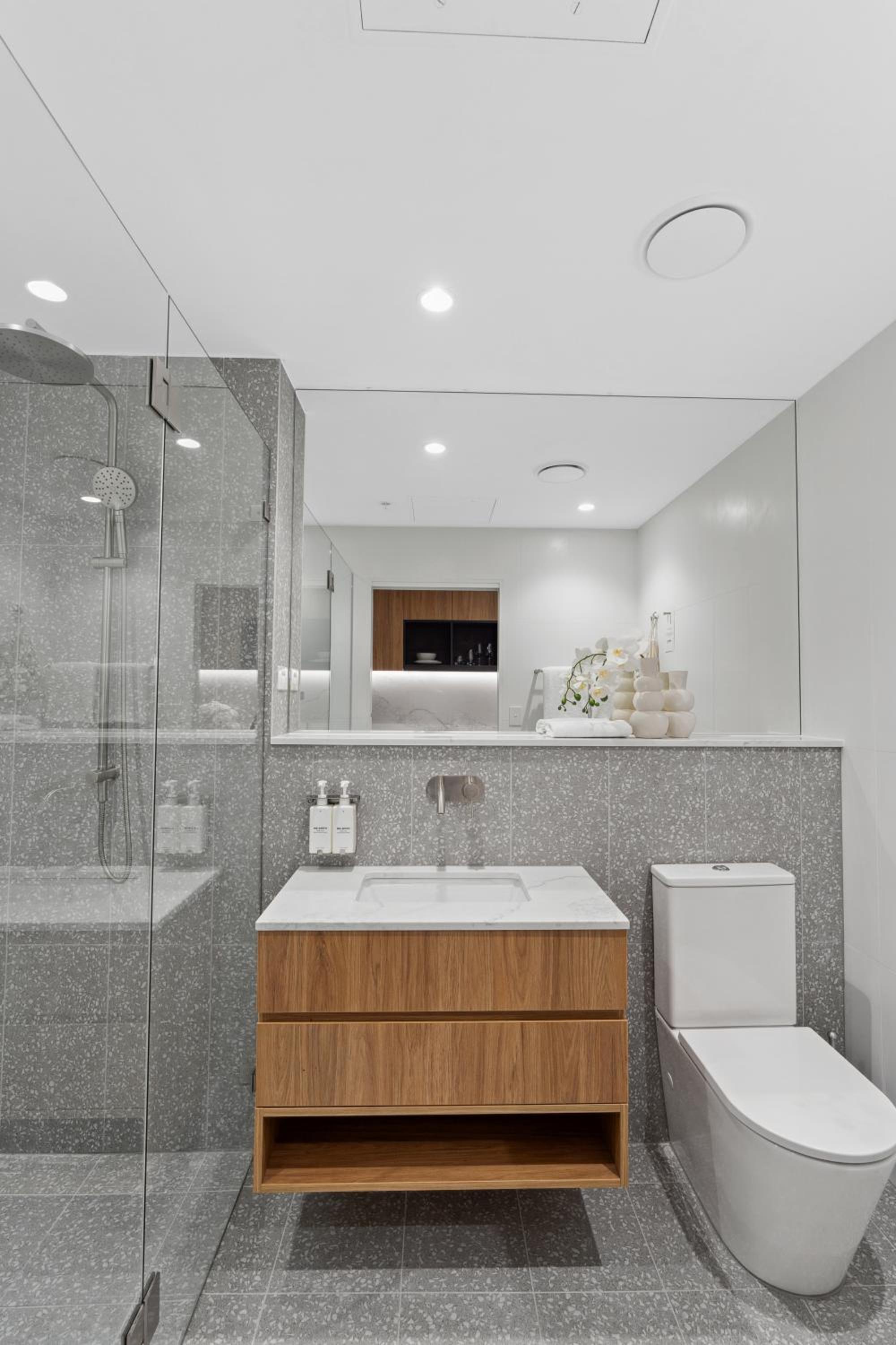Executive Veriu Suite photo 3