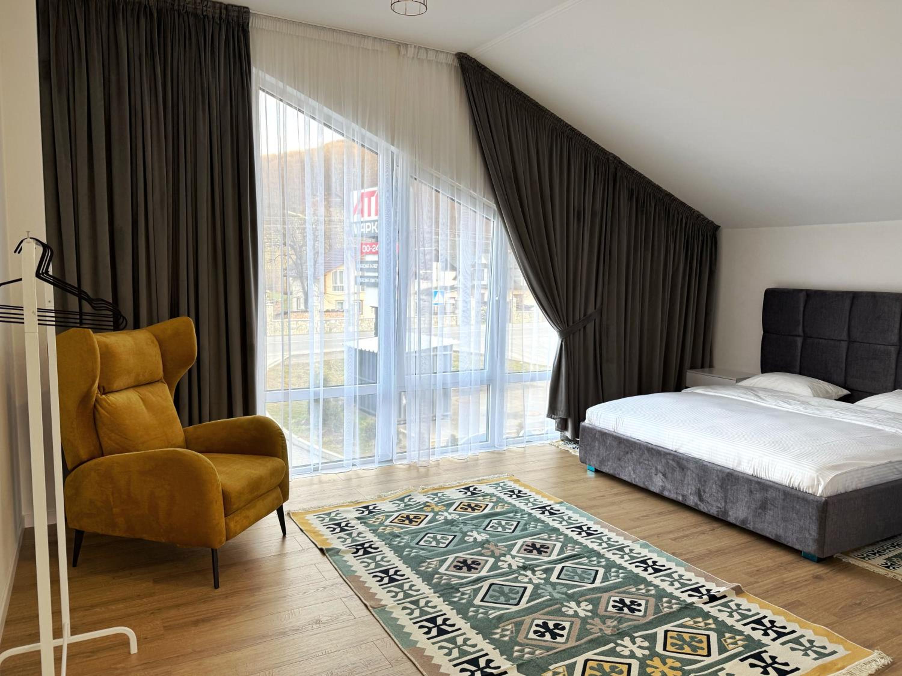 Studio Apartment with King Bed photo 2