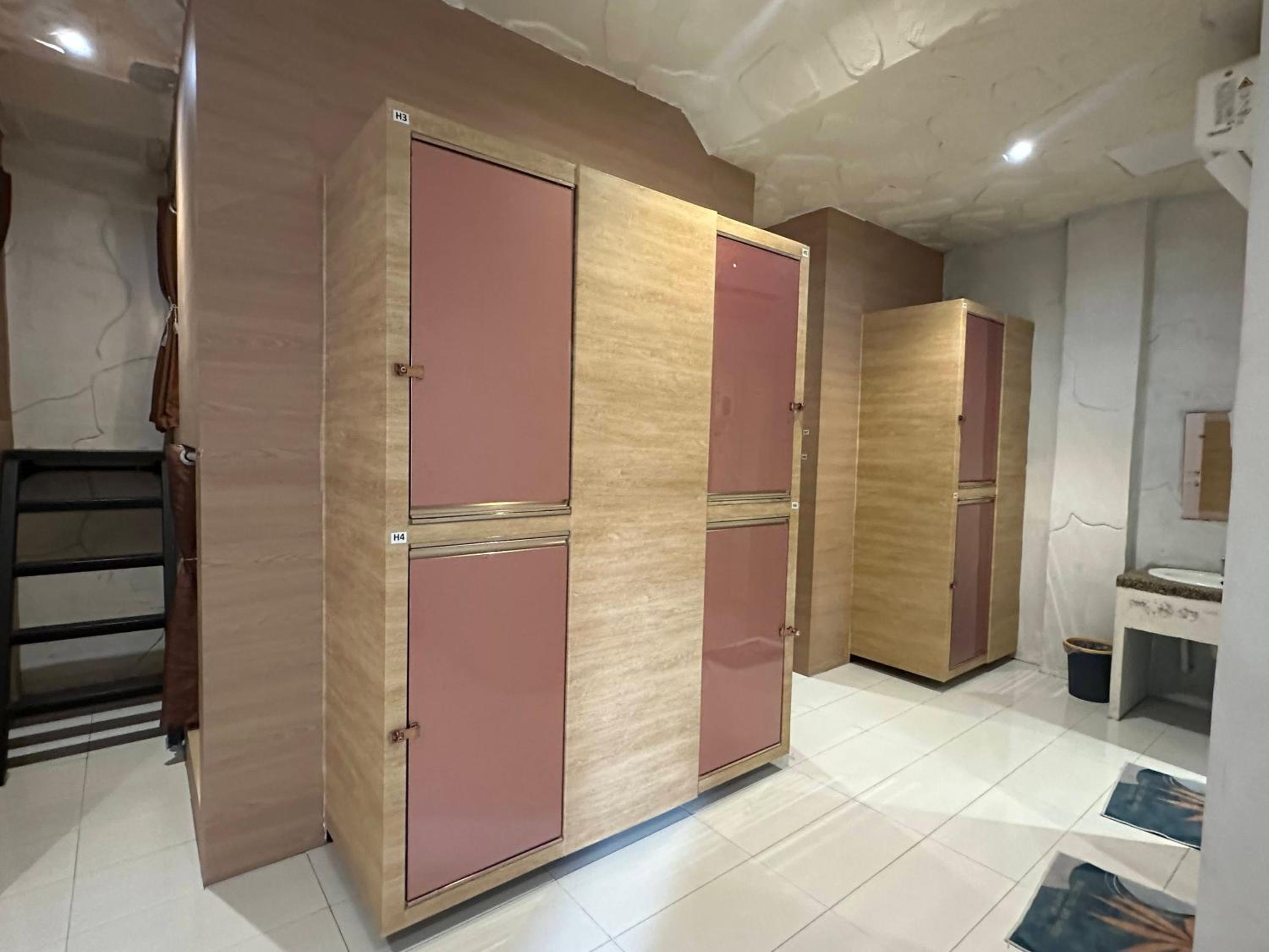Mid Density Dormitory with shared bathroom + 1 Free Laundry (3 Nights stay)