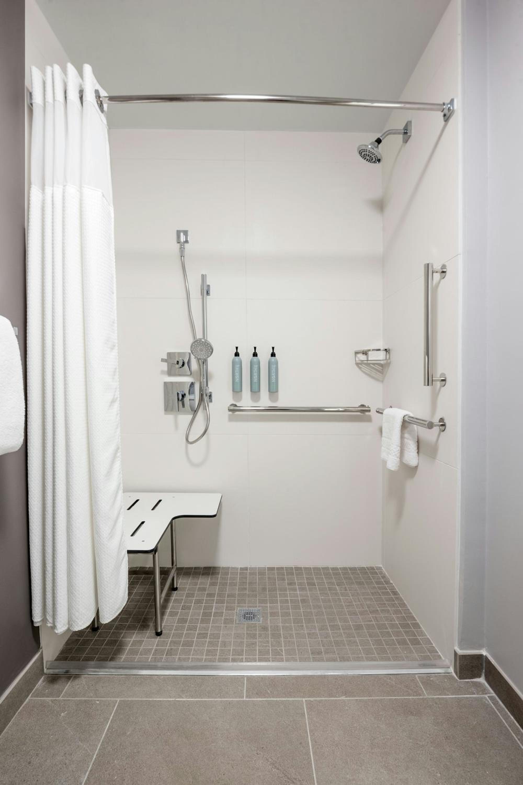 King Room with Adapted Tub - Mobility Accessible