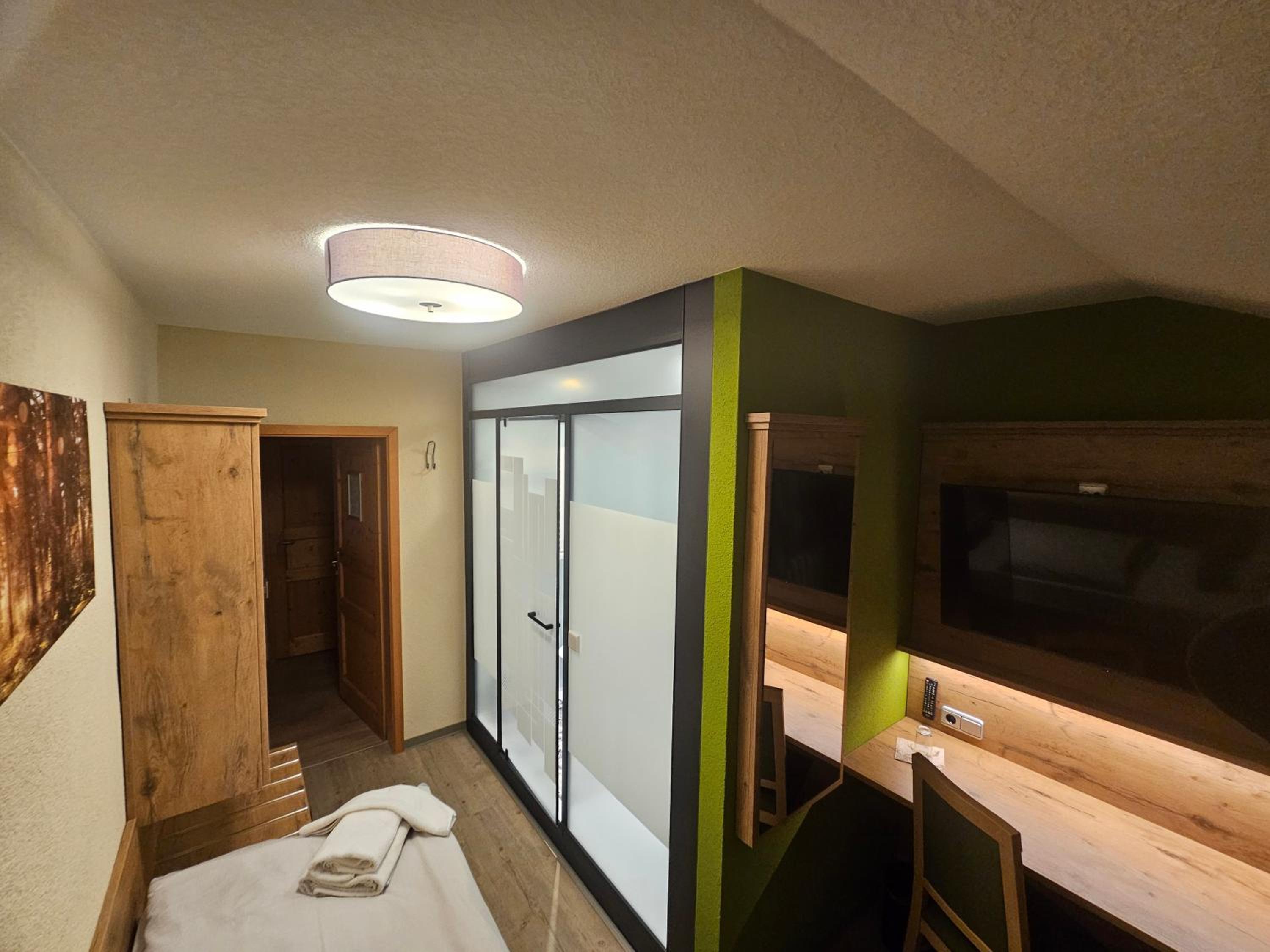 Single Room photo 3