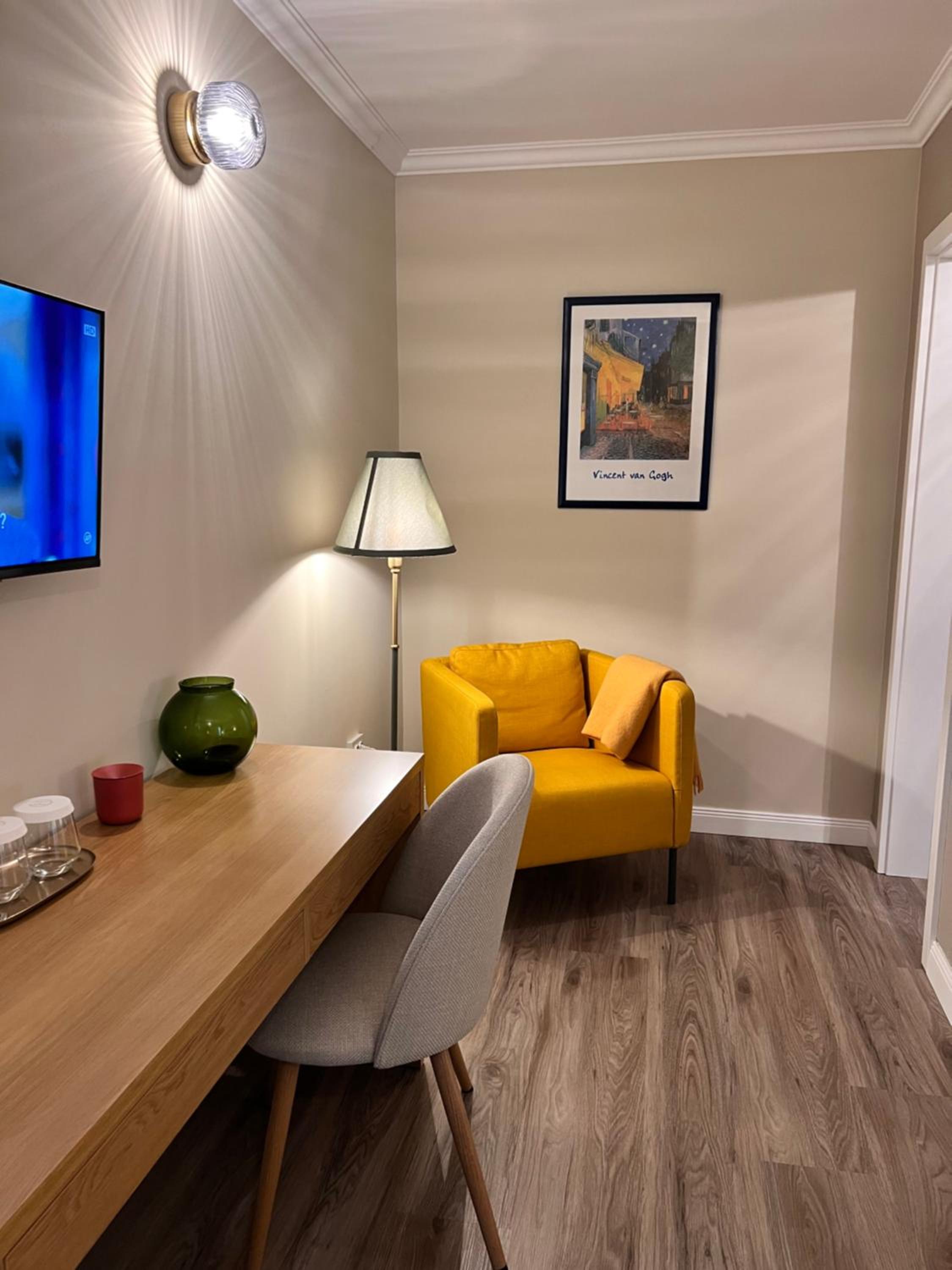 Studio with Sofa Bed