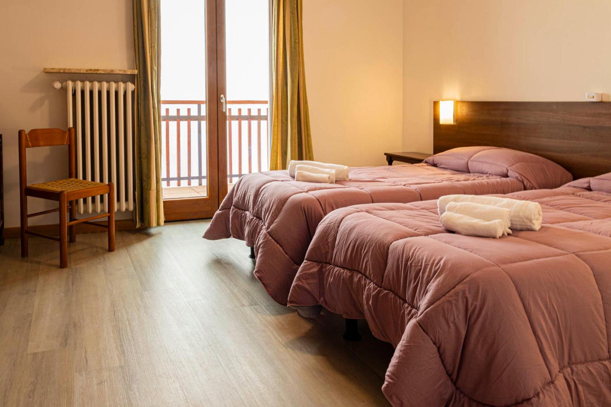 Triple Room with Private Bathroom photo 2