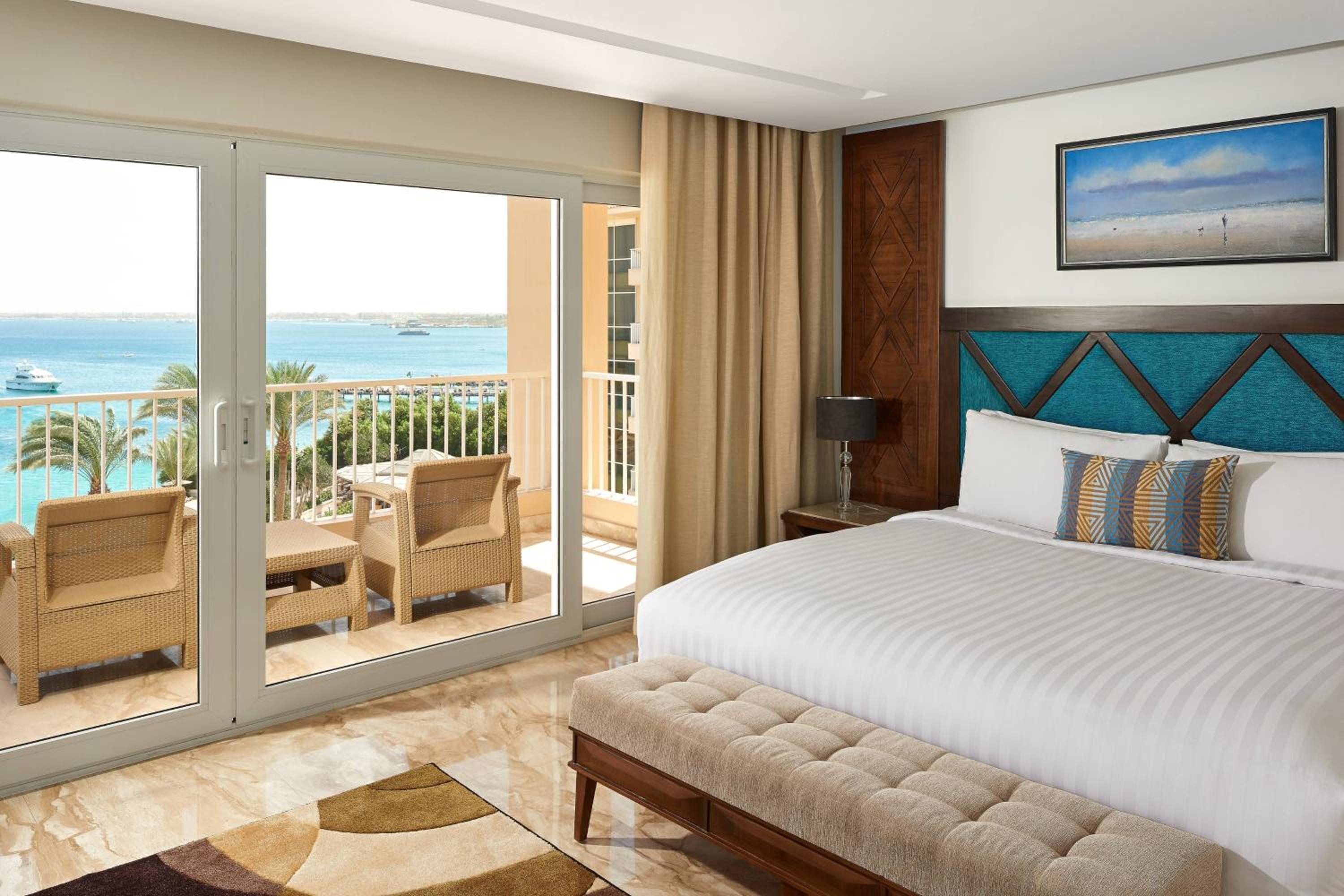 One-Bedroom Apollo King Suite with Balcony and Sea View