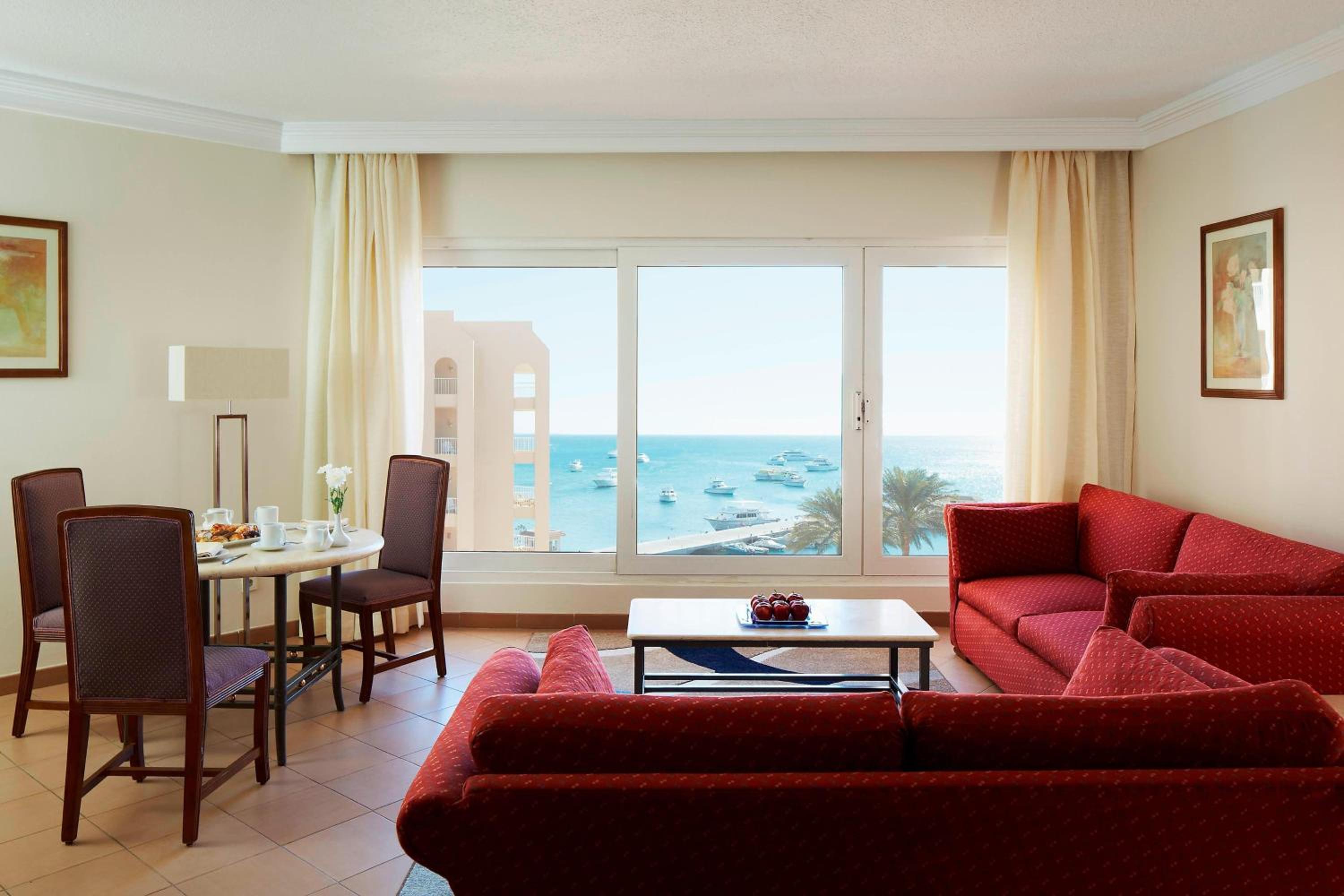 One-Bedroom Cupid King Suite with Sea View - Photo 6
