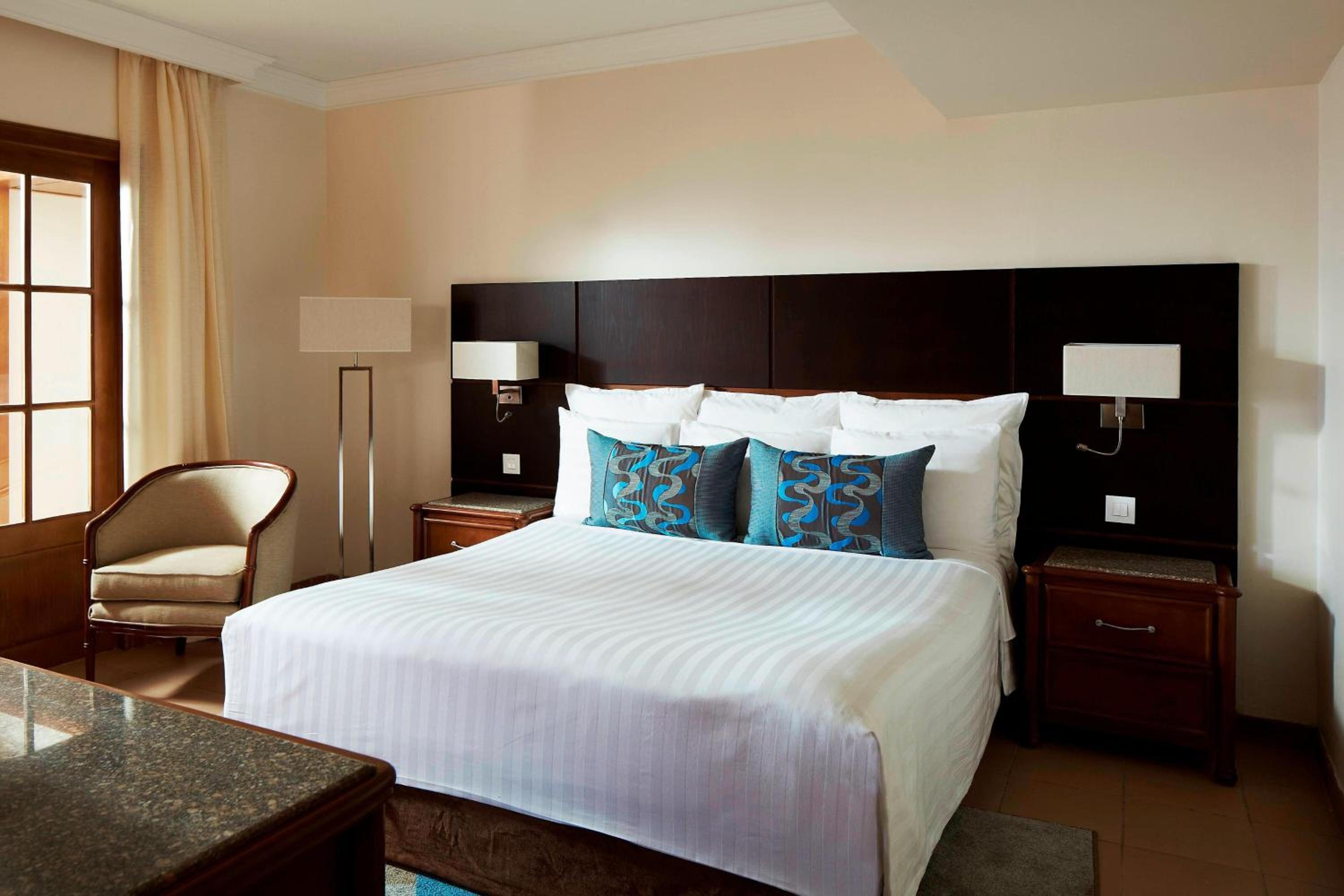 One-Bedroom Cupid King Suite with Sea View - Photo 7