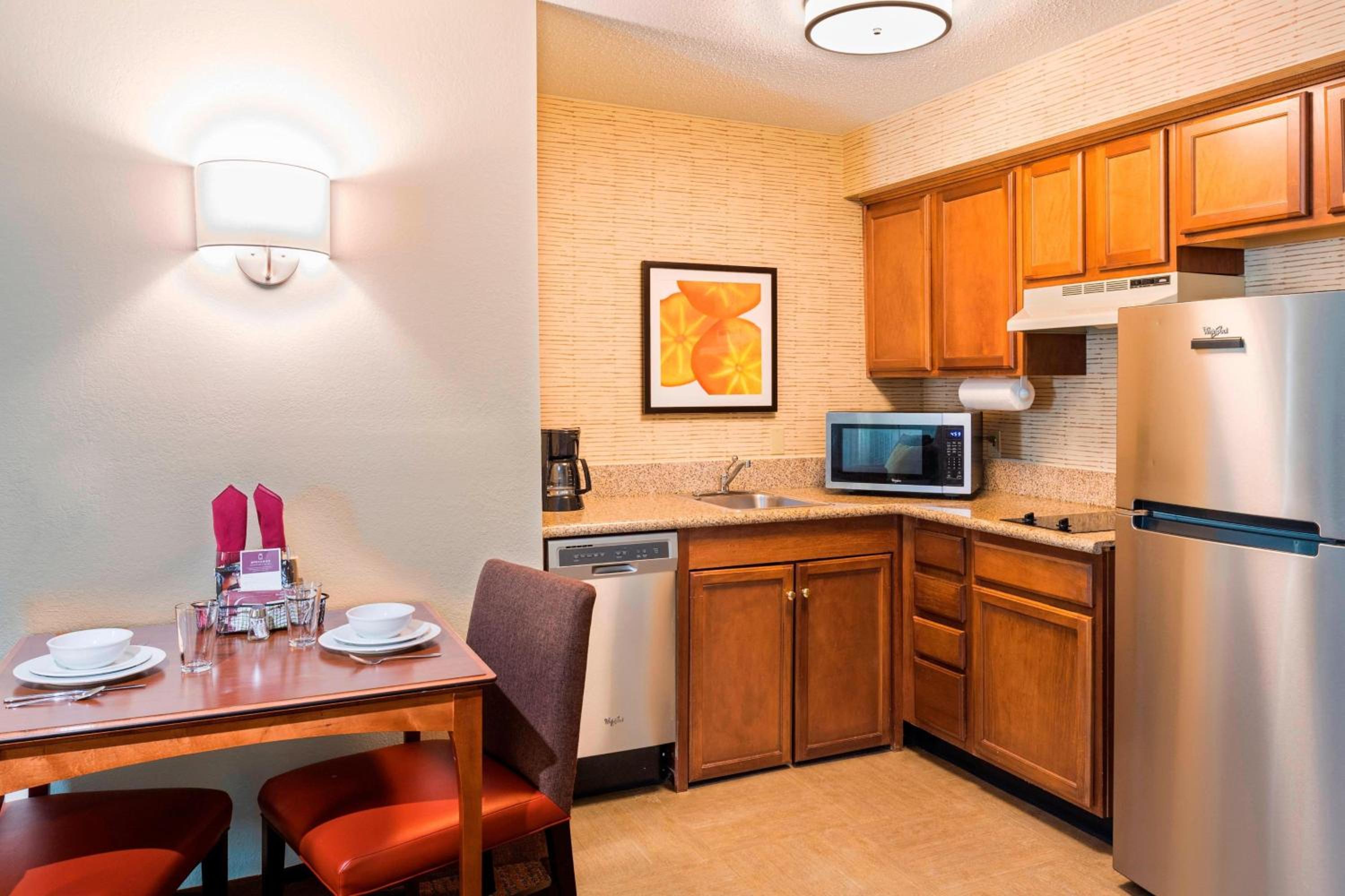 Two-Bedroom Suite - Hearing Accessible photo 3