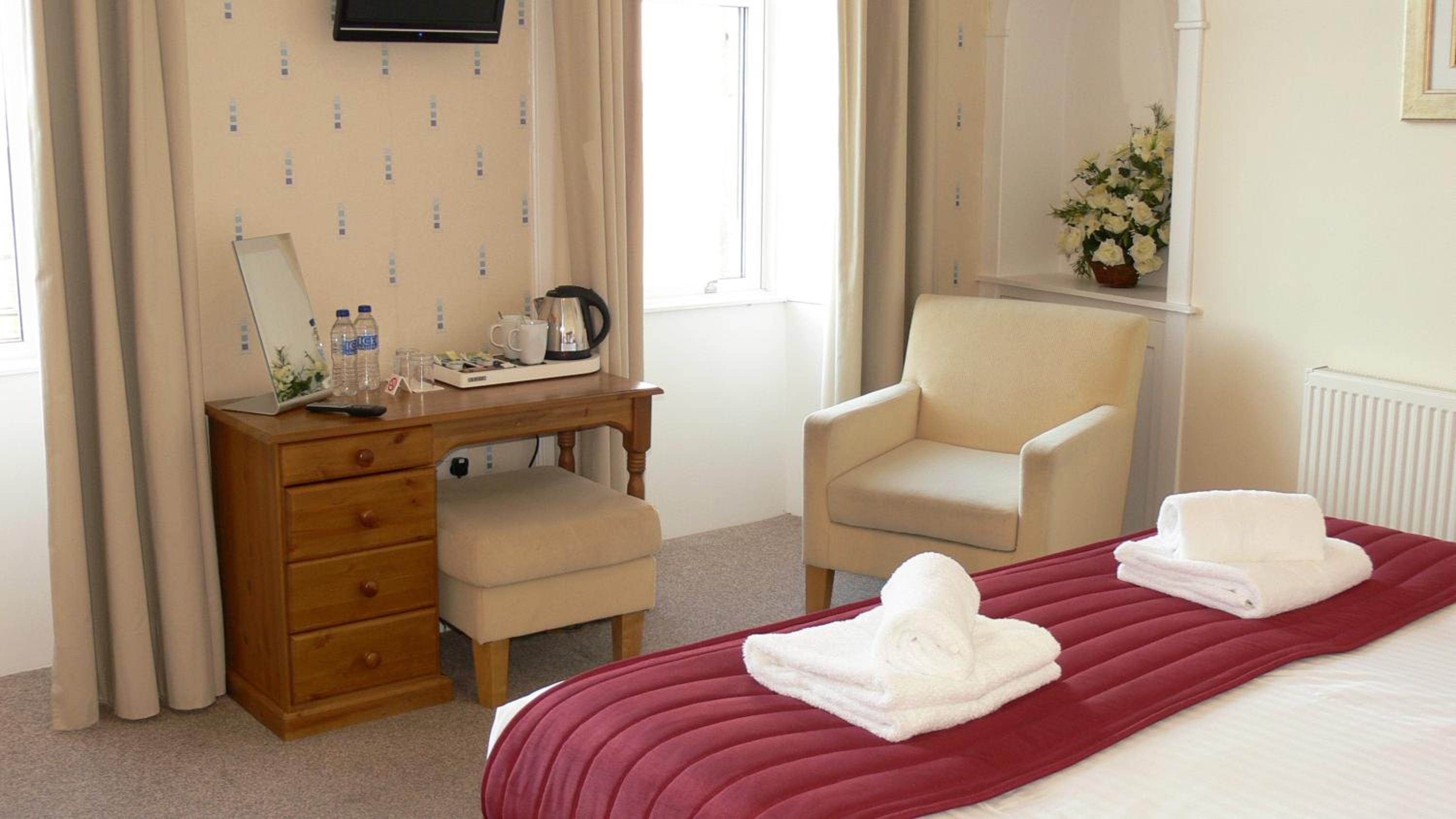 Double or Twin Room with Sea View