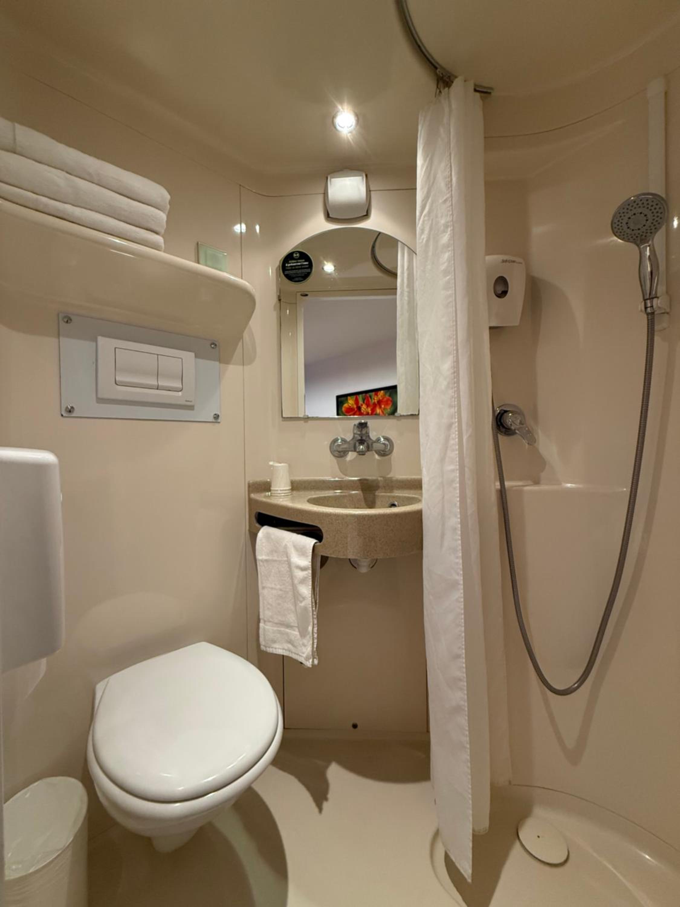 Double Room - Photo 2
