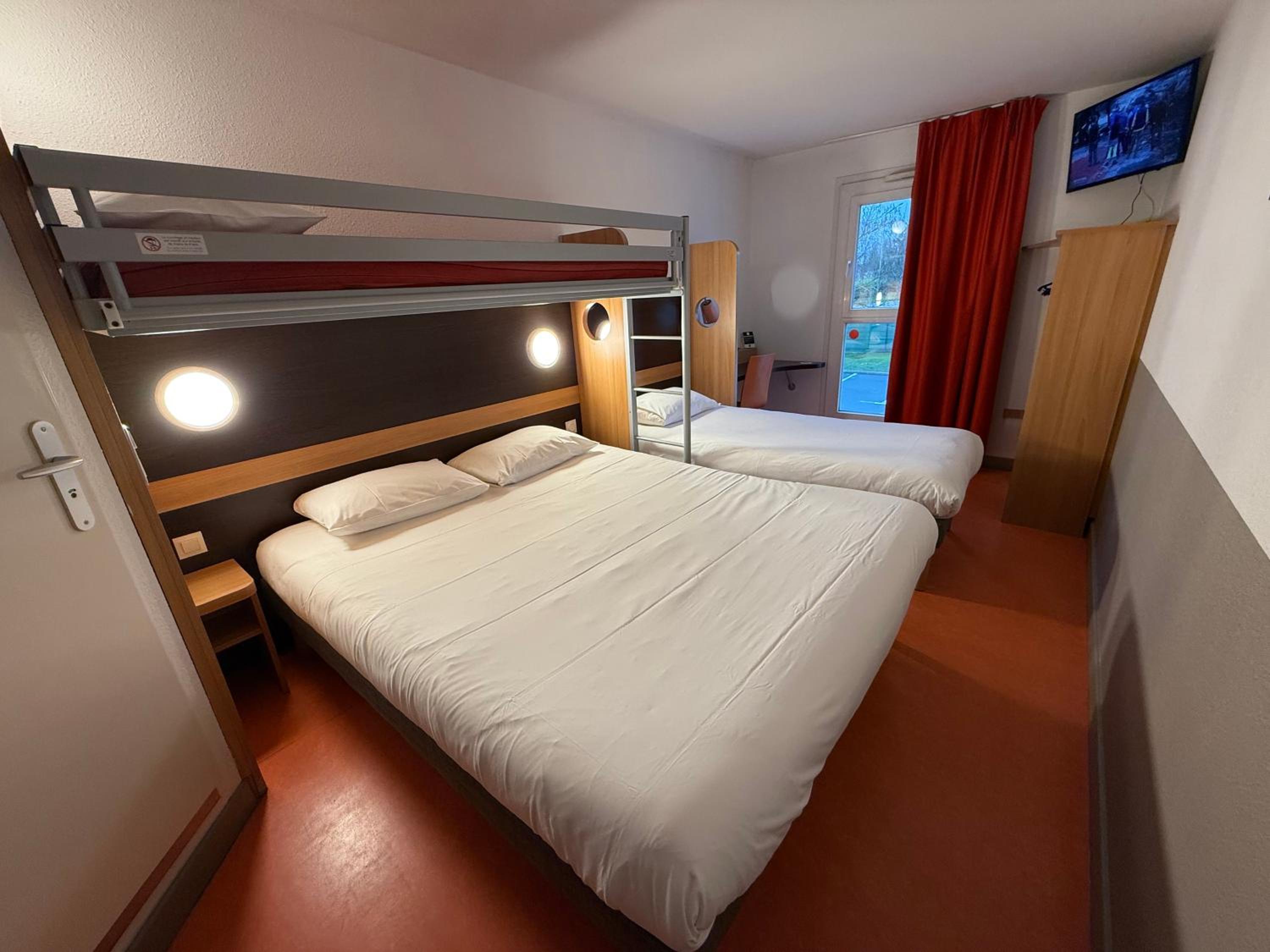 Quadruple Room - Photo 4