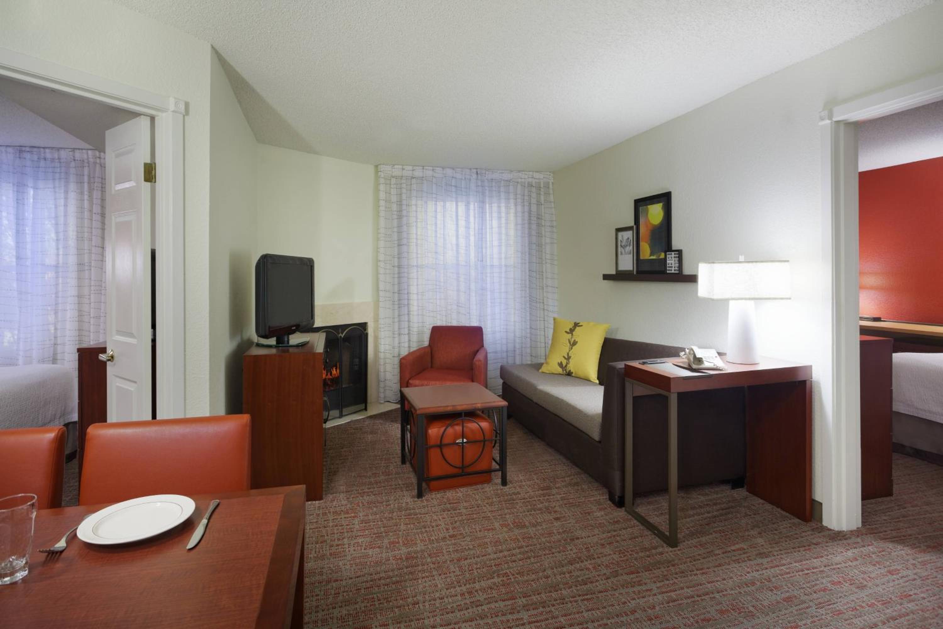 Two-Bedroom Suite with Roll-in Shower - Mobility and Hearing Accessible