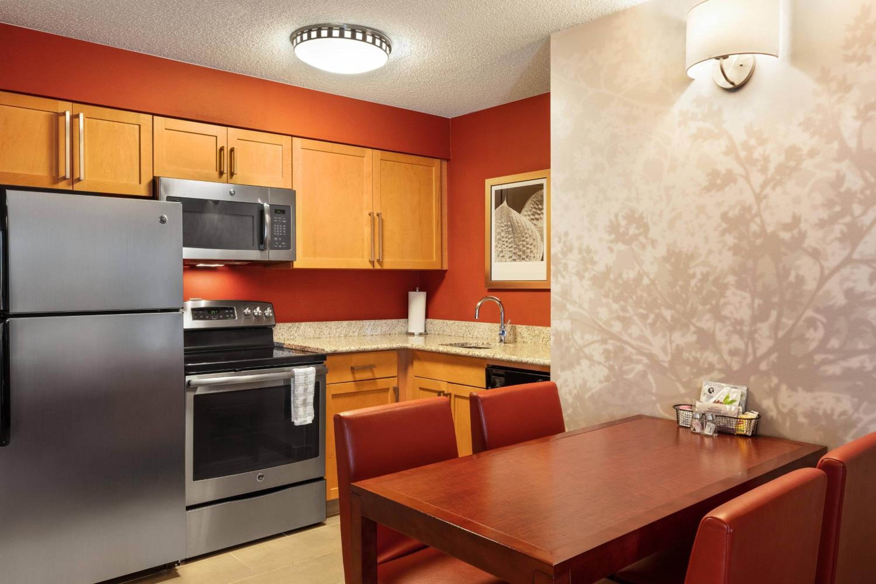 Two-Bedroom Suite with Roll-in Shower - Mobility and Hearing Accessible
