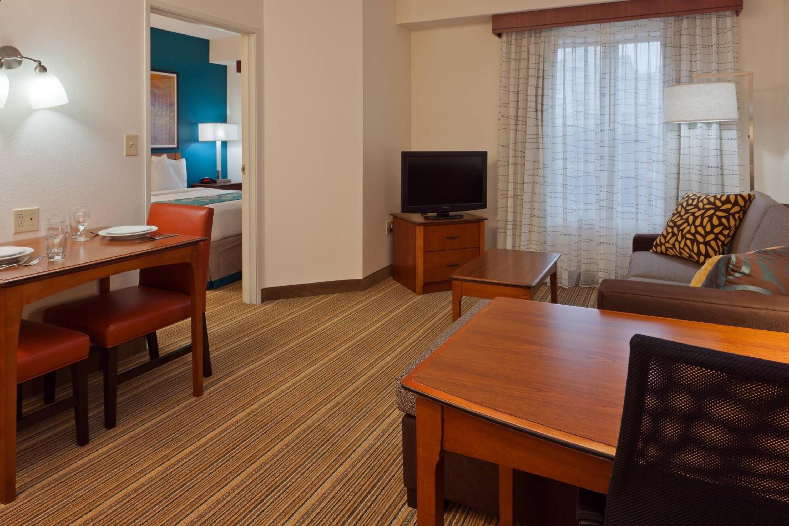 One-Bedroom Queen Suite with Sofa Bed - Hearing Accessible photo 2