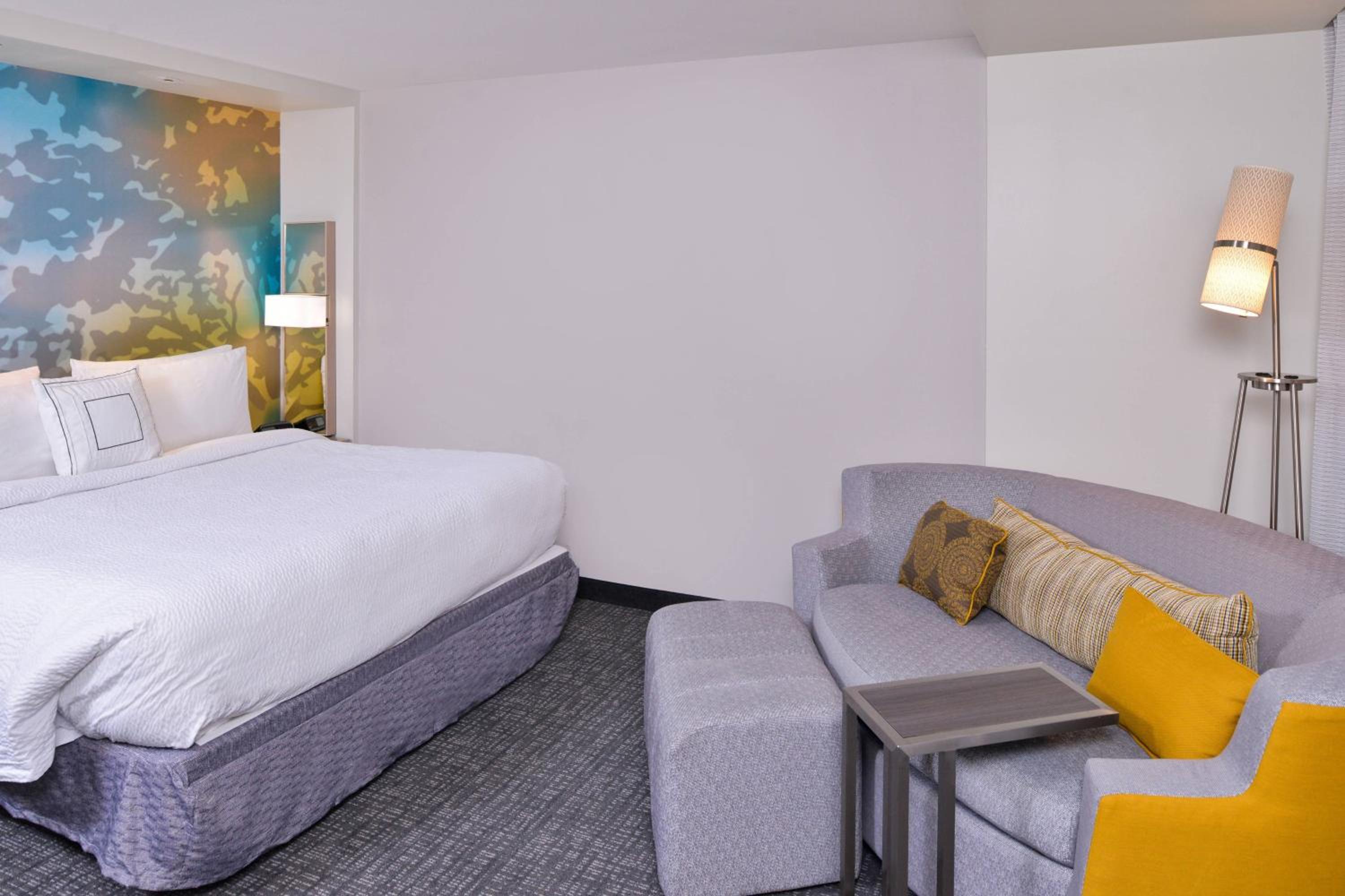 King Room with Roll-In Shower - Mobility Access/Hearing Accessible photo 2
