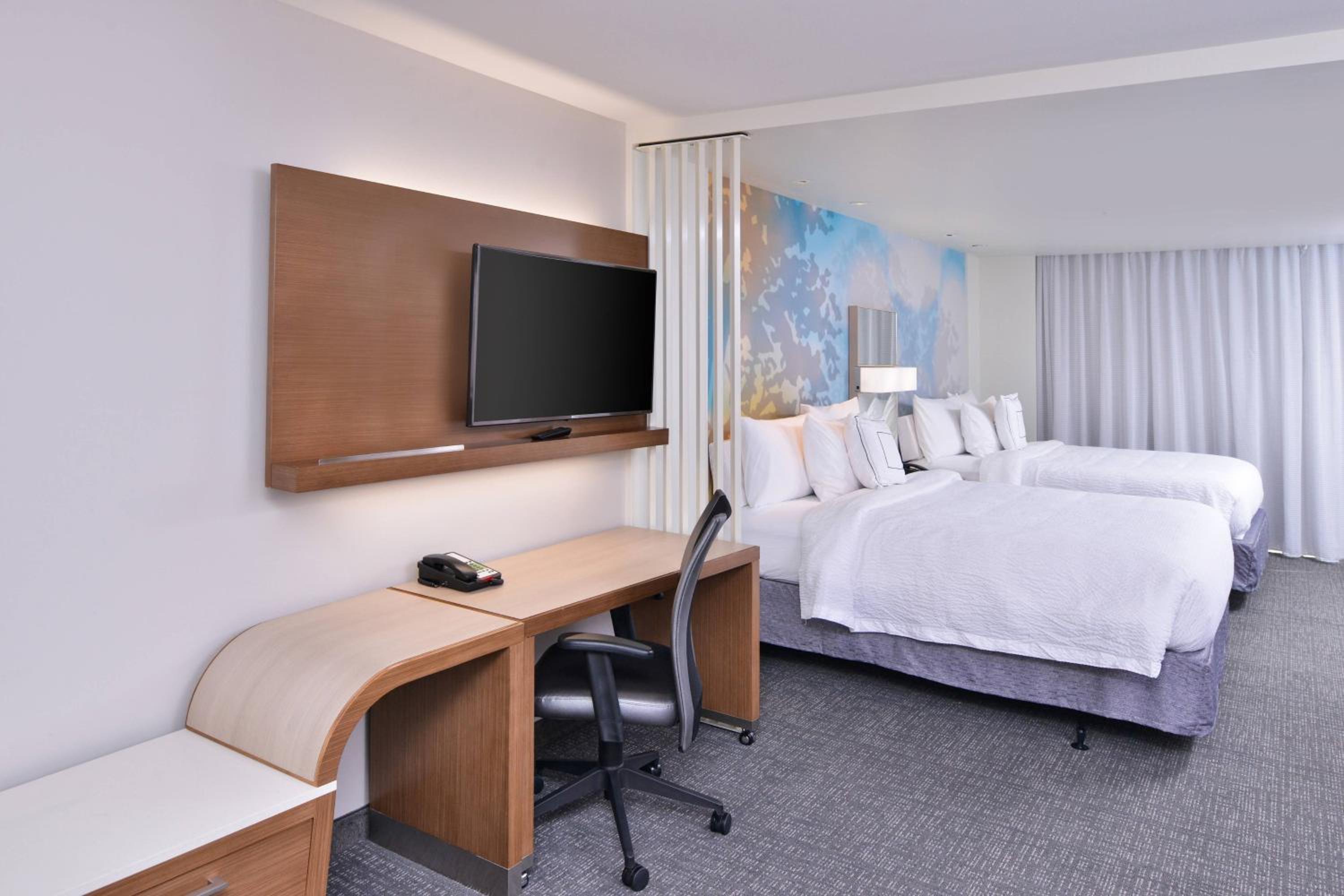Queen Room with Two Queen Beds and Bathtub - Mobility Access photo 1