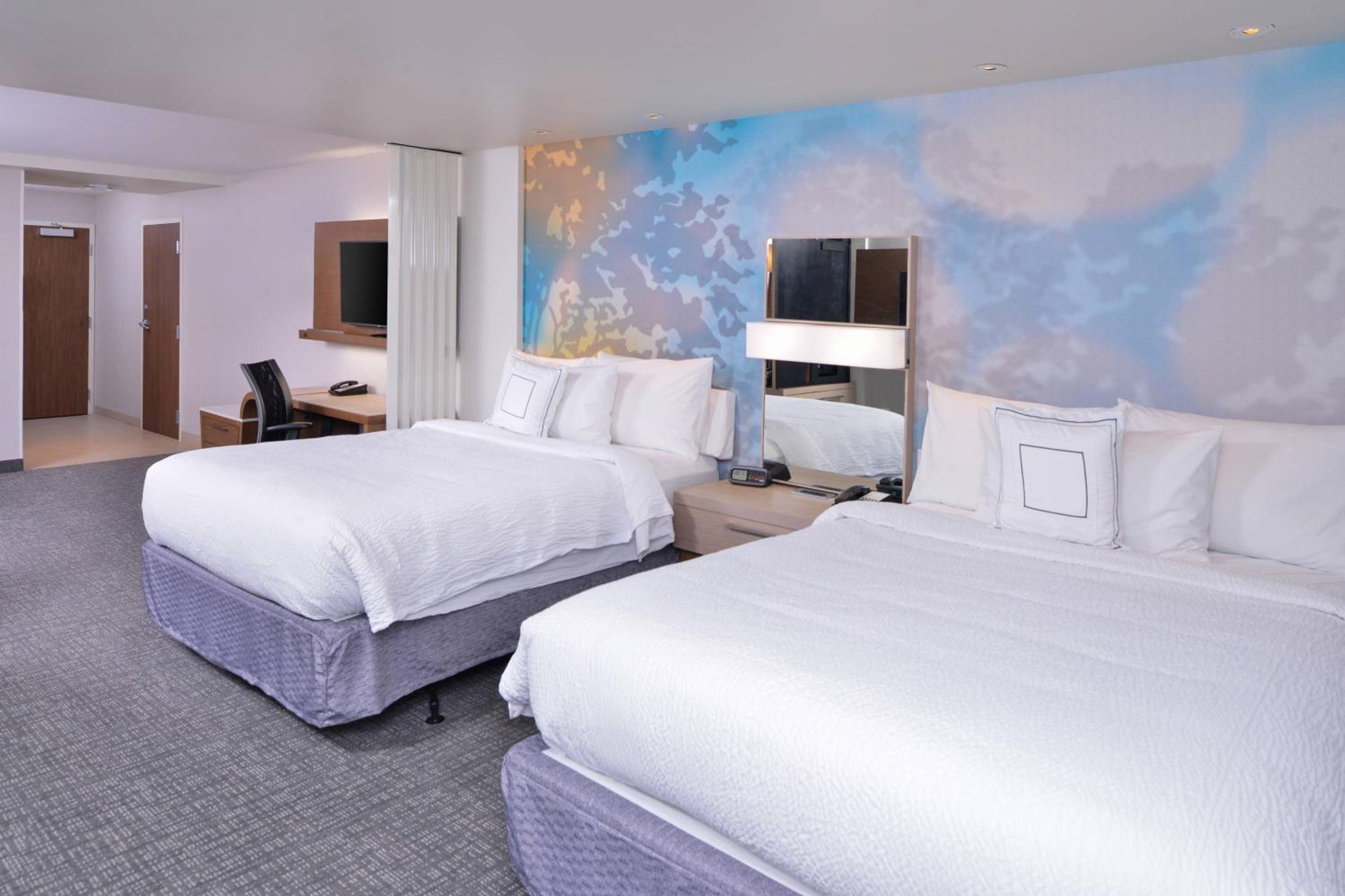One-Bedroom Queen Suite with Two Queen Beds and Sofa Bed - Hearing Accessible photo 3