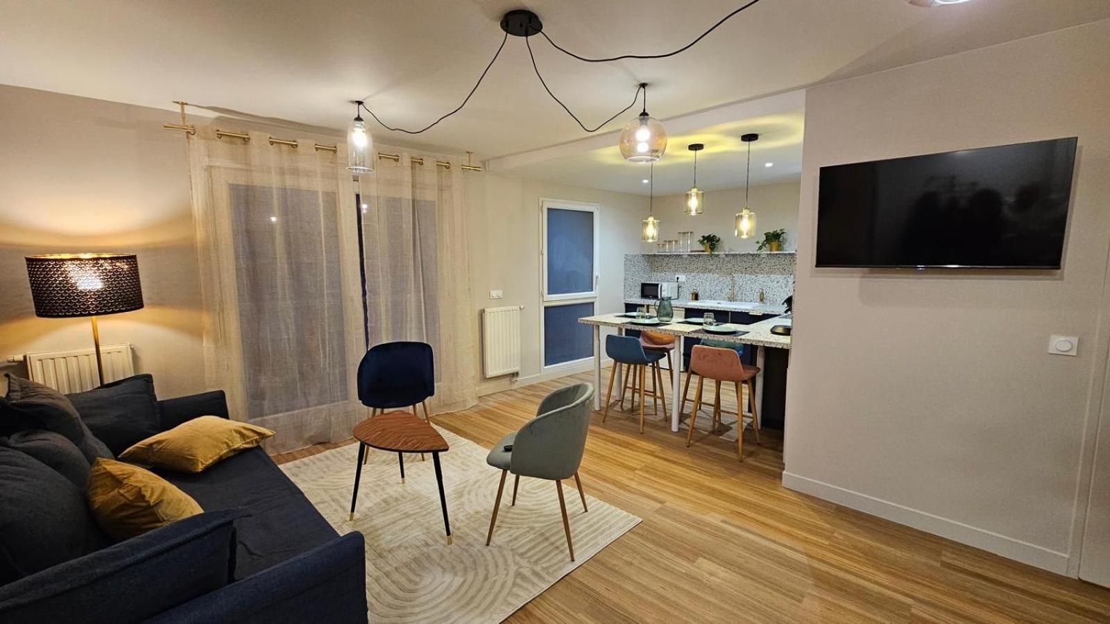 One-Bedroom Apartment photo 3