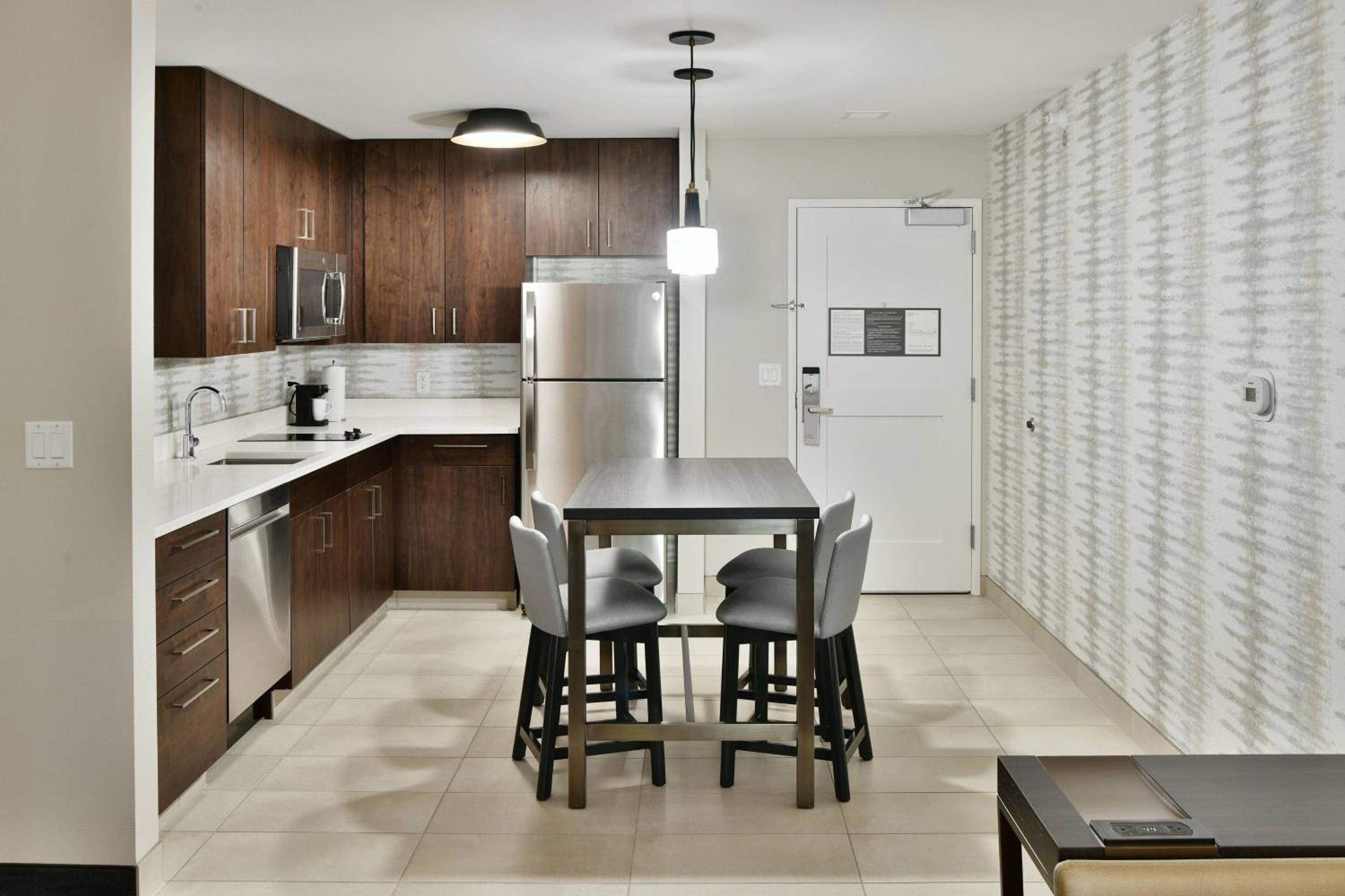 One-Bedroom Suite with Two Queen Beds with Sofa Bed and Roll-In Shower - Mobility Accessible - Photo 2