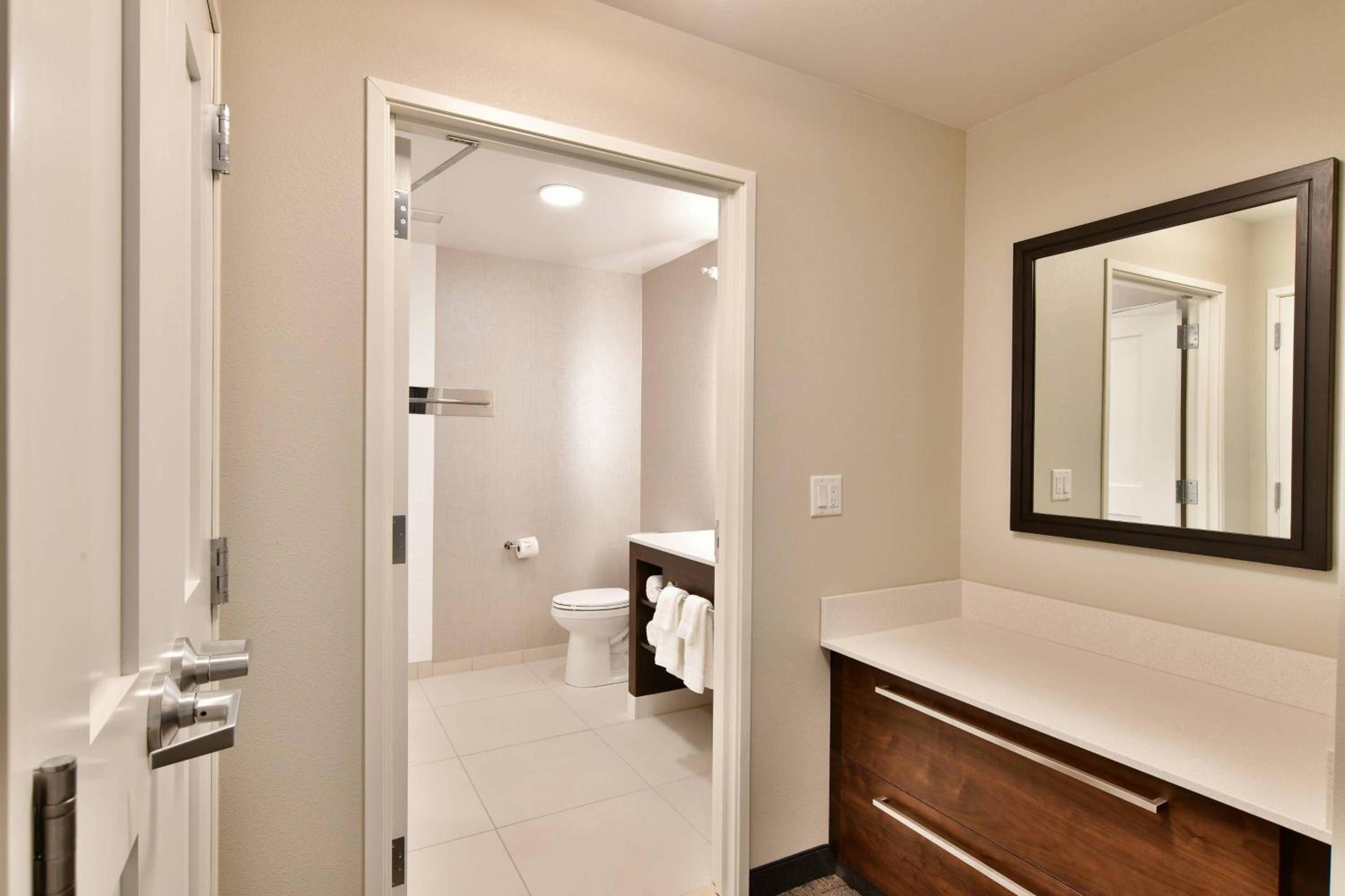 One-Bedroom Suite with Two Queen Beds with Sofa Bed and Roll-In Shower - Mobility Accessible - Photo 8