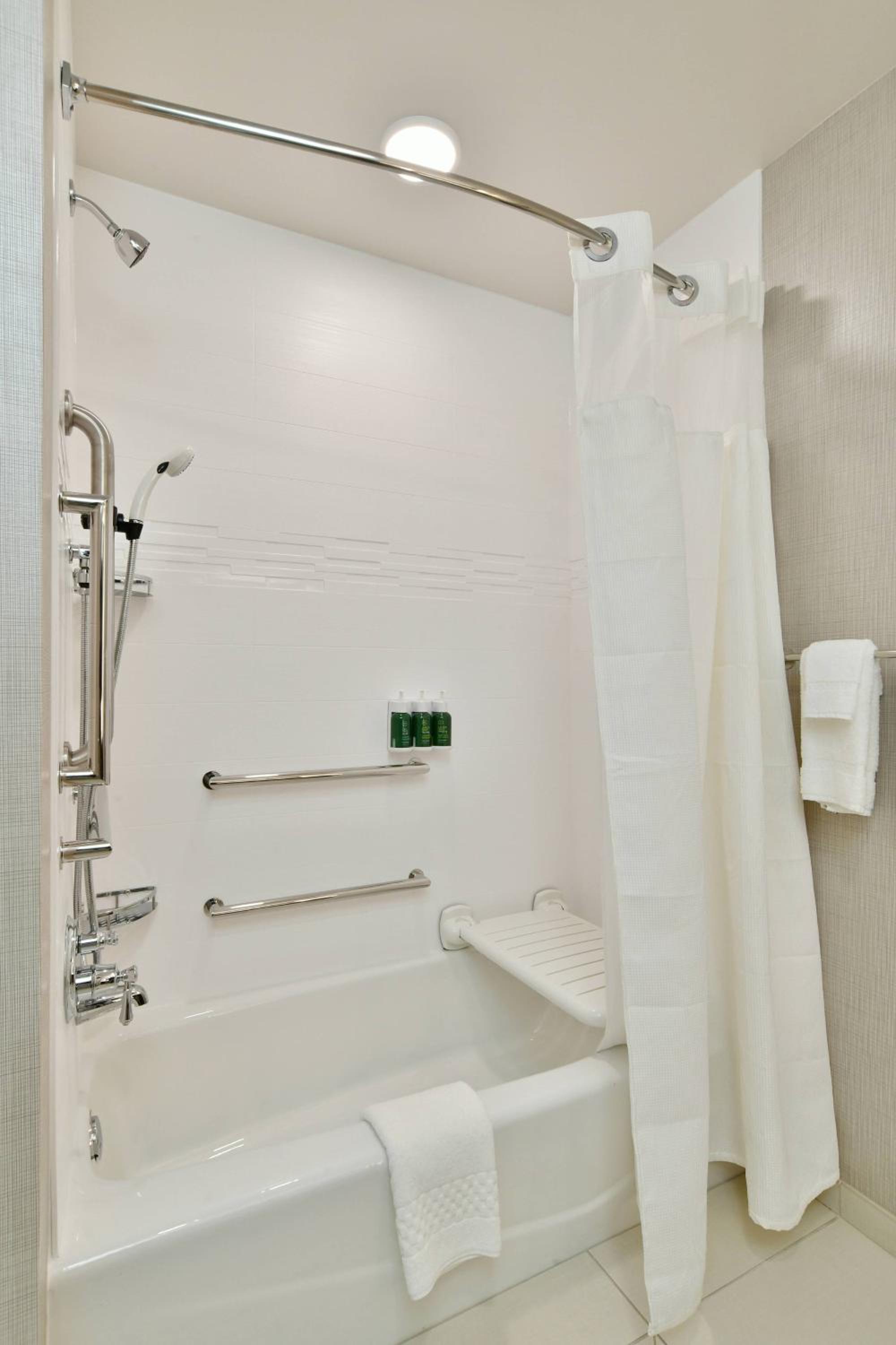 One-Bedroom Suite with Two Queen Beds with Sofa Bed and Roll-In Shower - Mobility Accessible - Photo 14