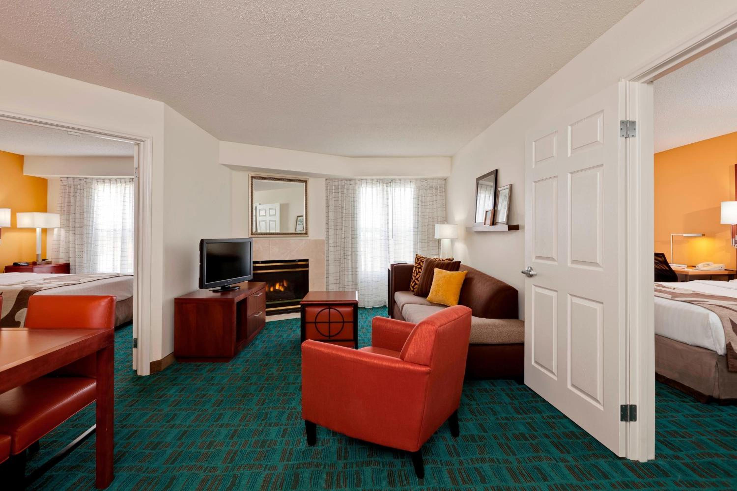 Two-Bedroom Suite with Roll-in Shower - Mobility and Hearing Accessible photo 1