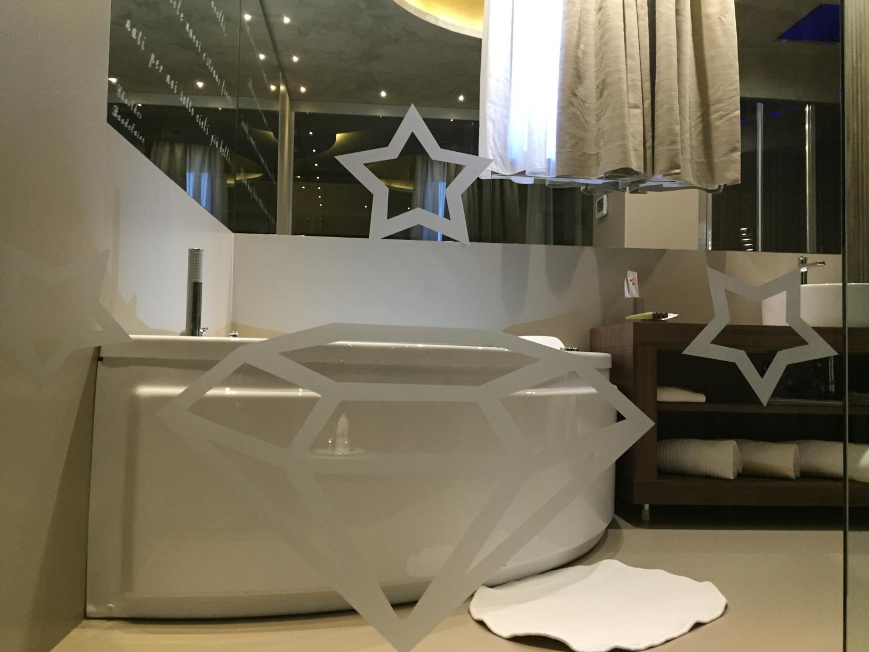 Royal Suite - Photo 9