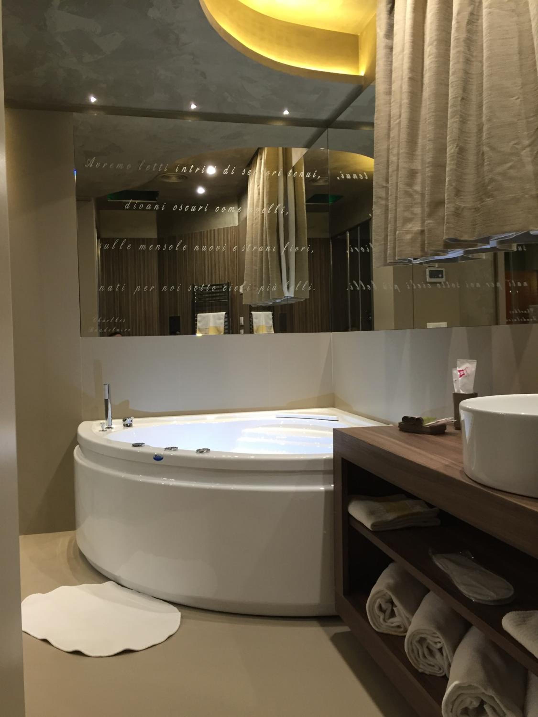 Royal Suite - Photo 11