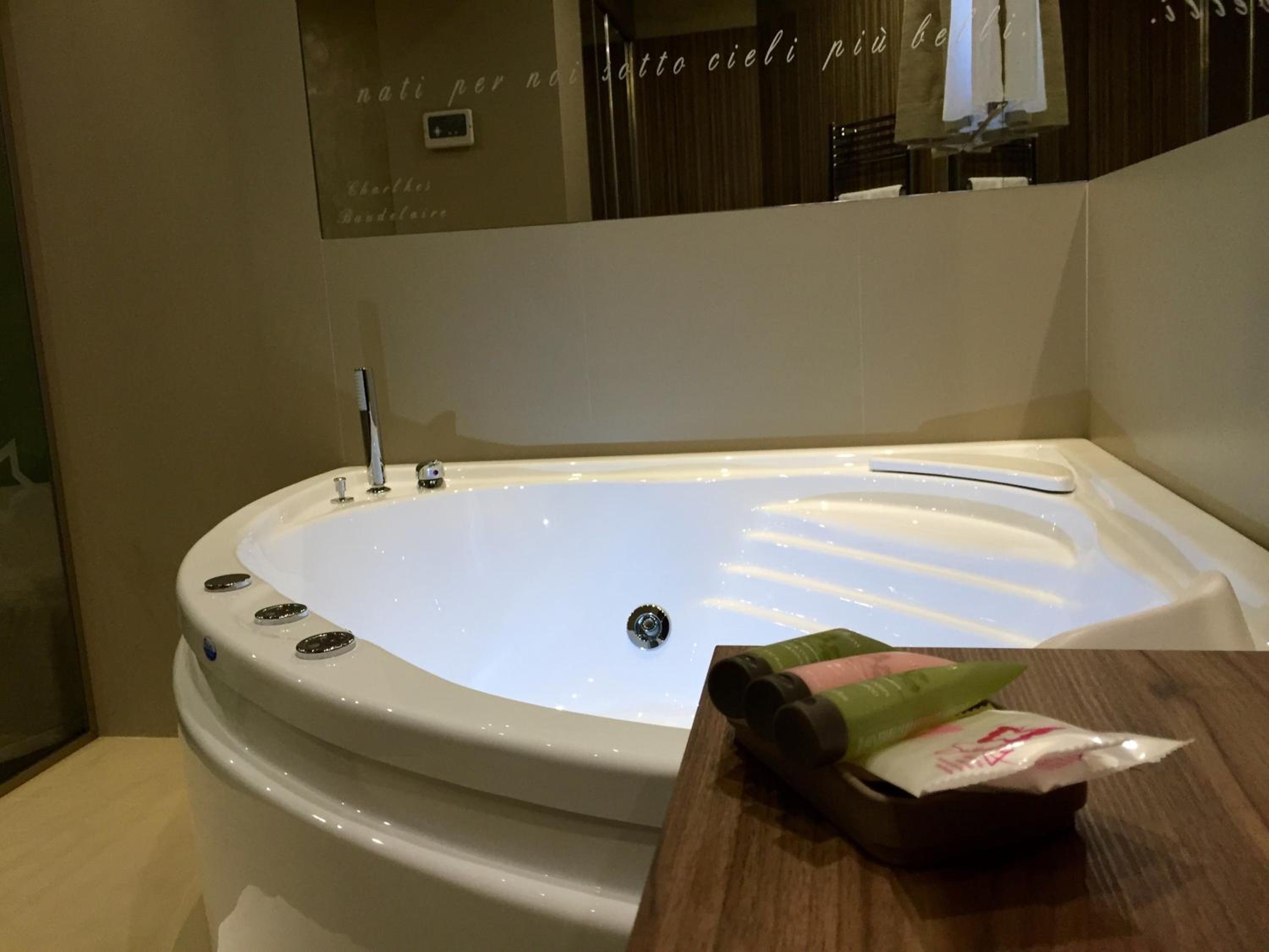 Royal Suite - Photo 7