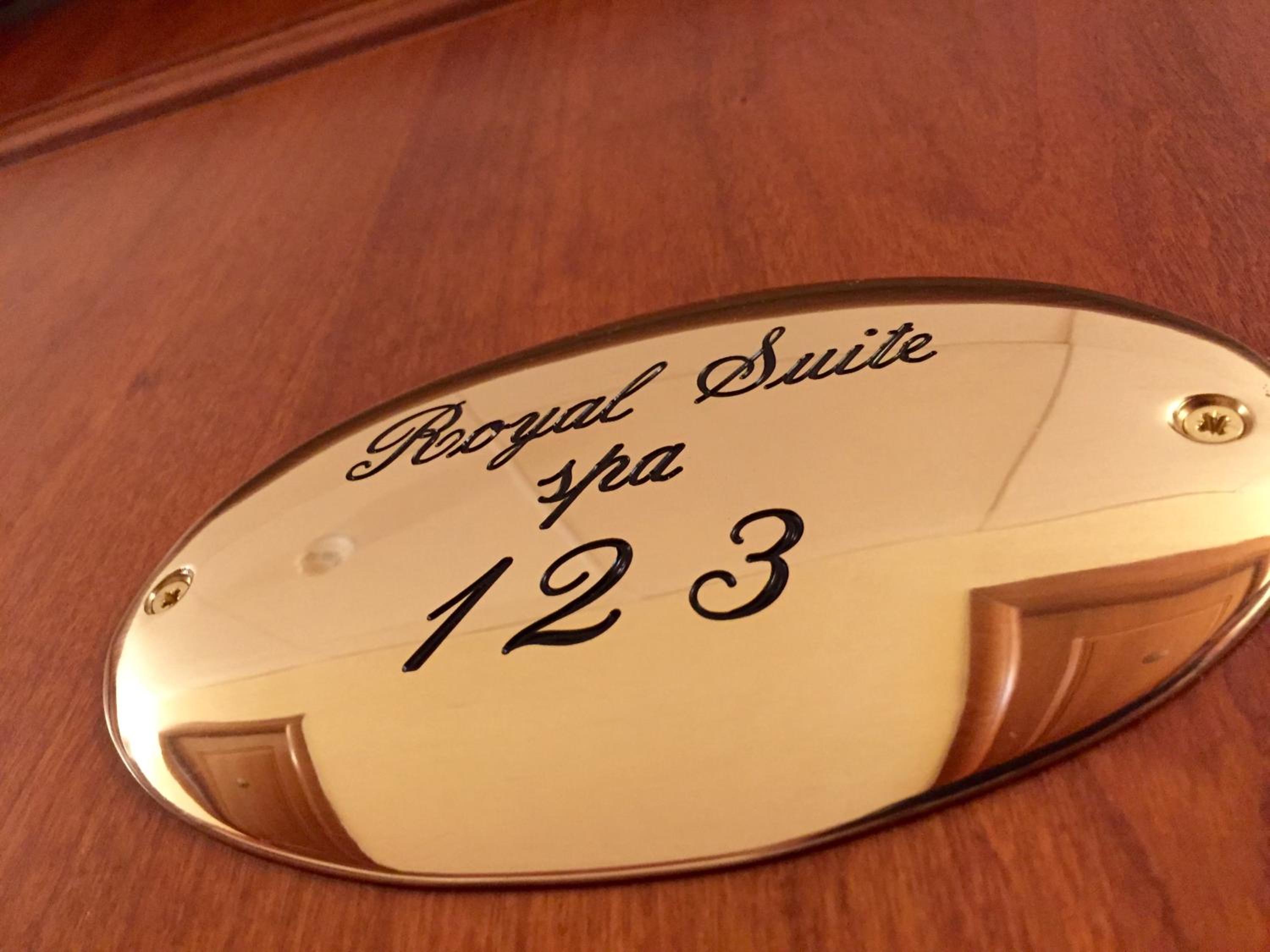 Royal Suite - Photo 15