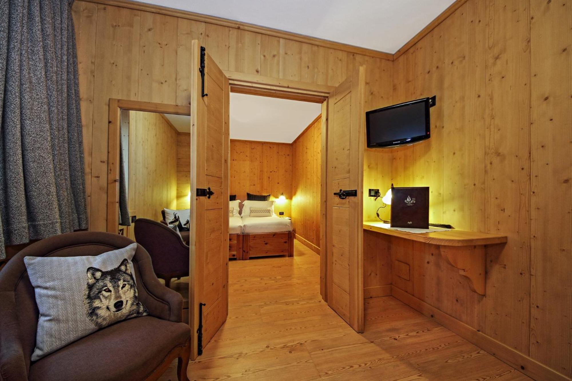 Family Suite (4 Adults) - Photo 1