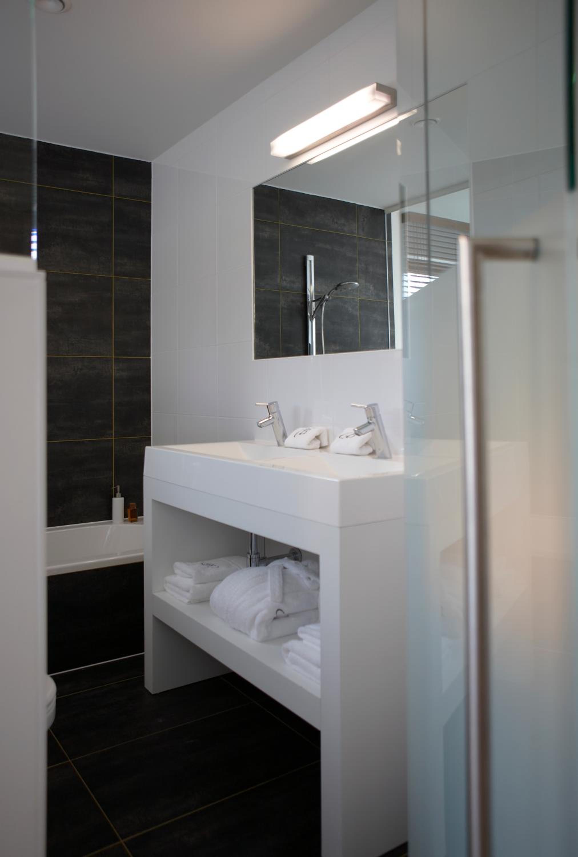 Standard Double Room - Photo 3