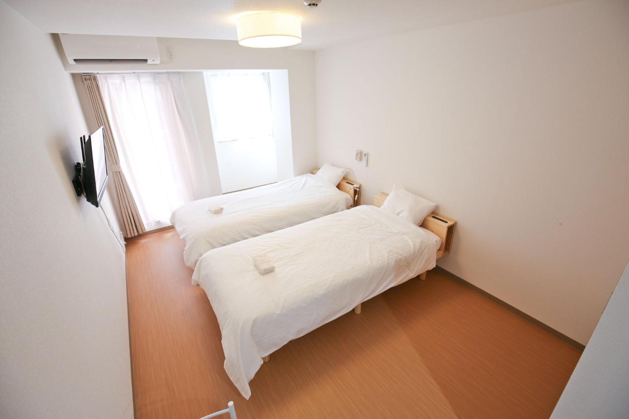 Twin Room with Shower