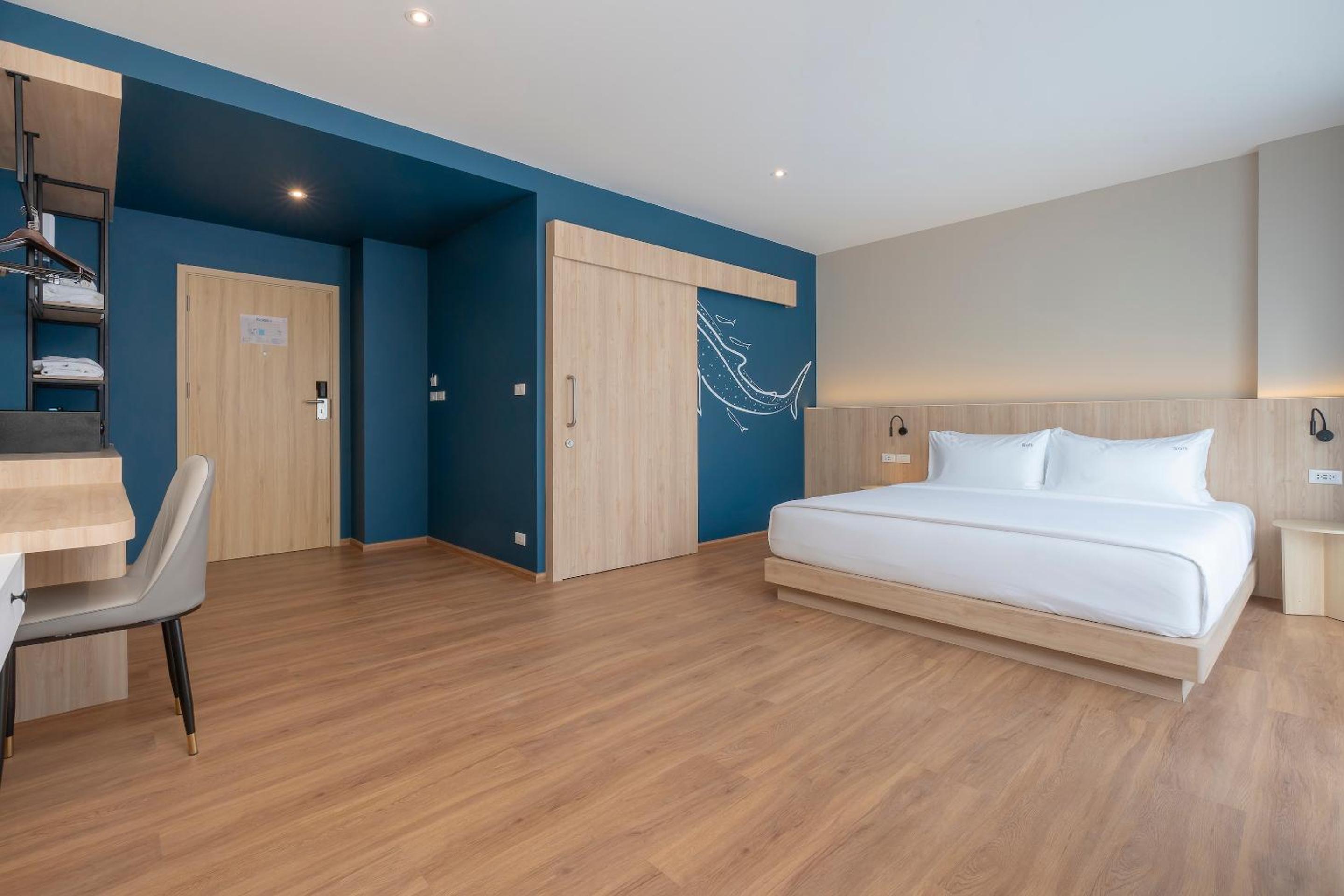 Deluxe King Room