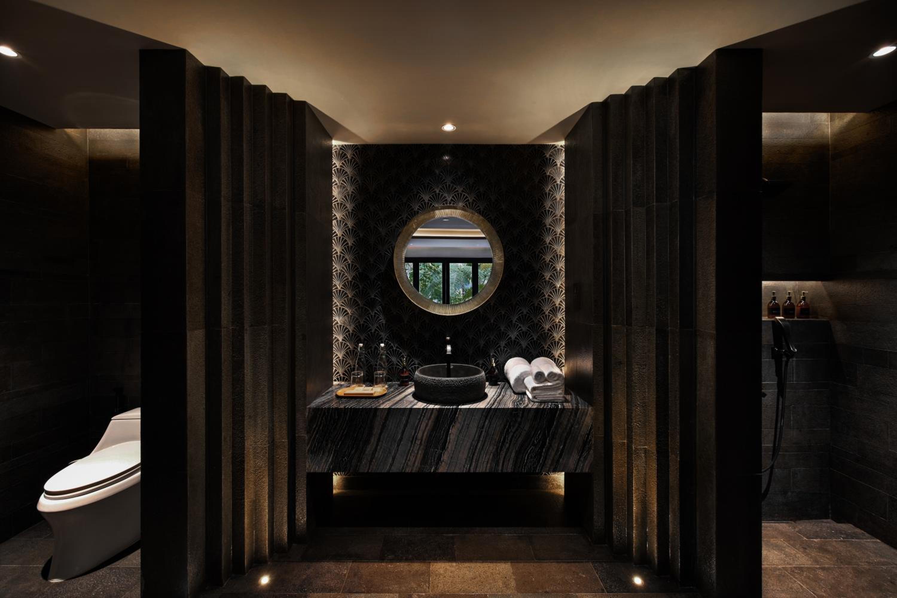 Suite with Hot Tub