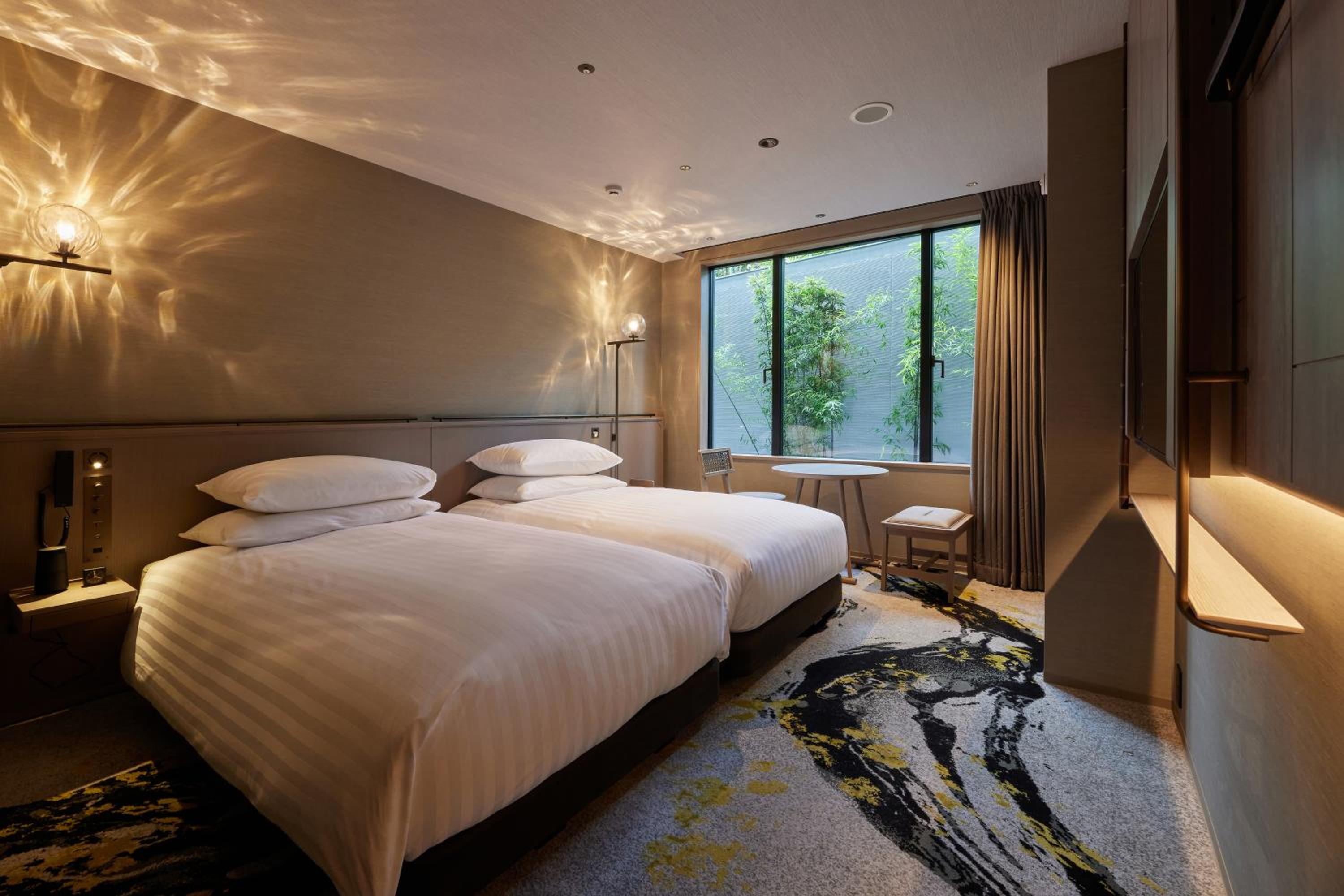 Deluxe Accessible Twin Room - Photo 5