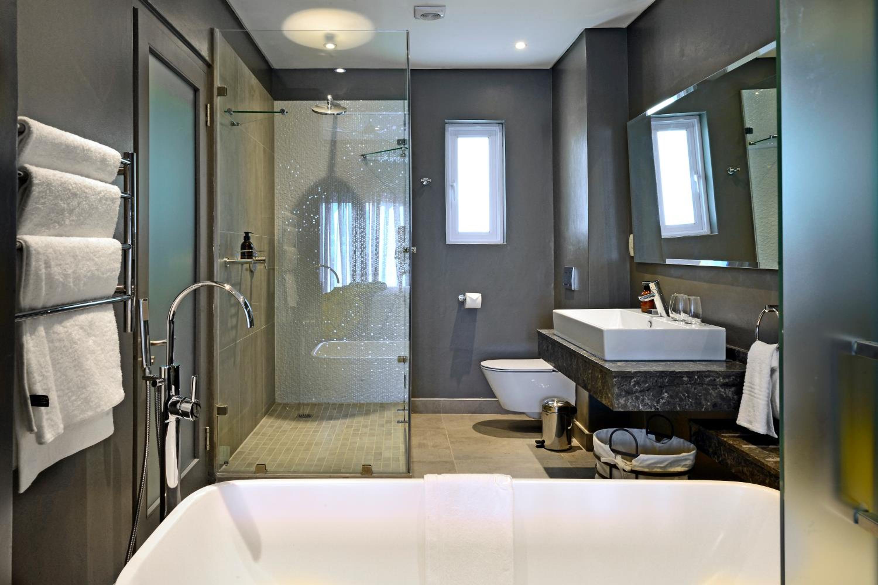 Luxury King or Twin Room with Mountain View - Photo 64